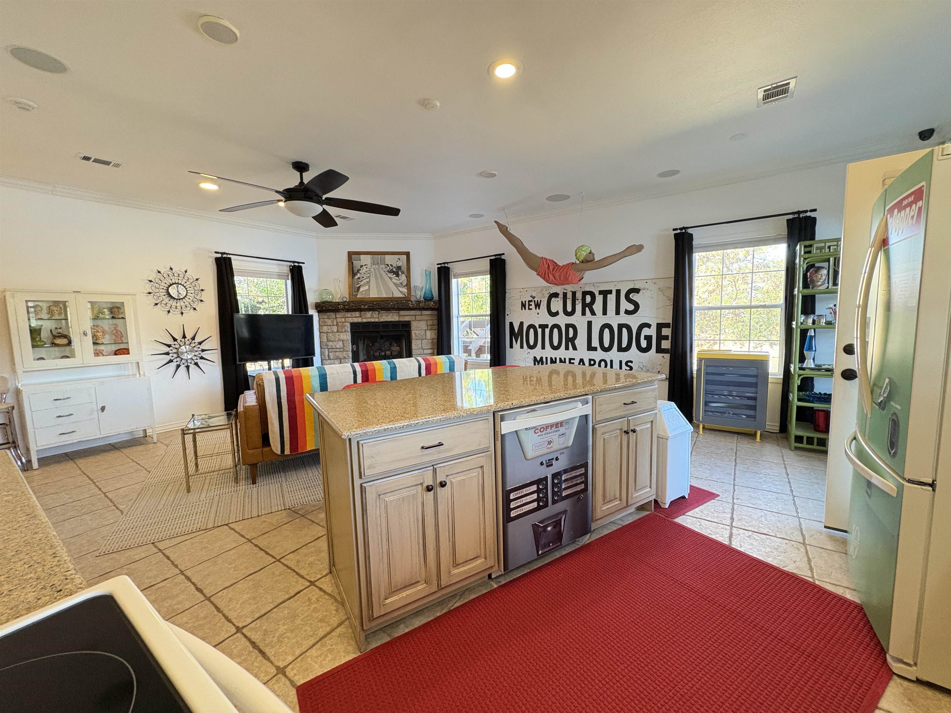 WEST LAKE - Residential