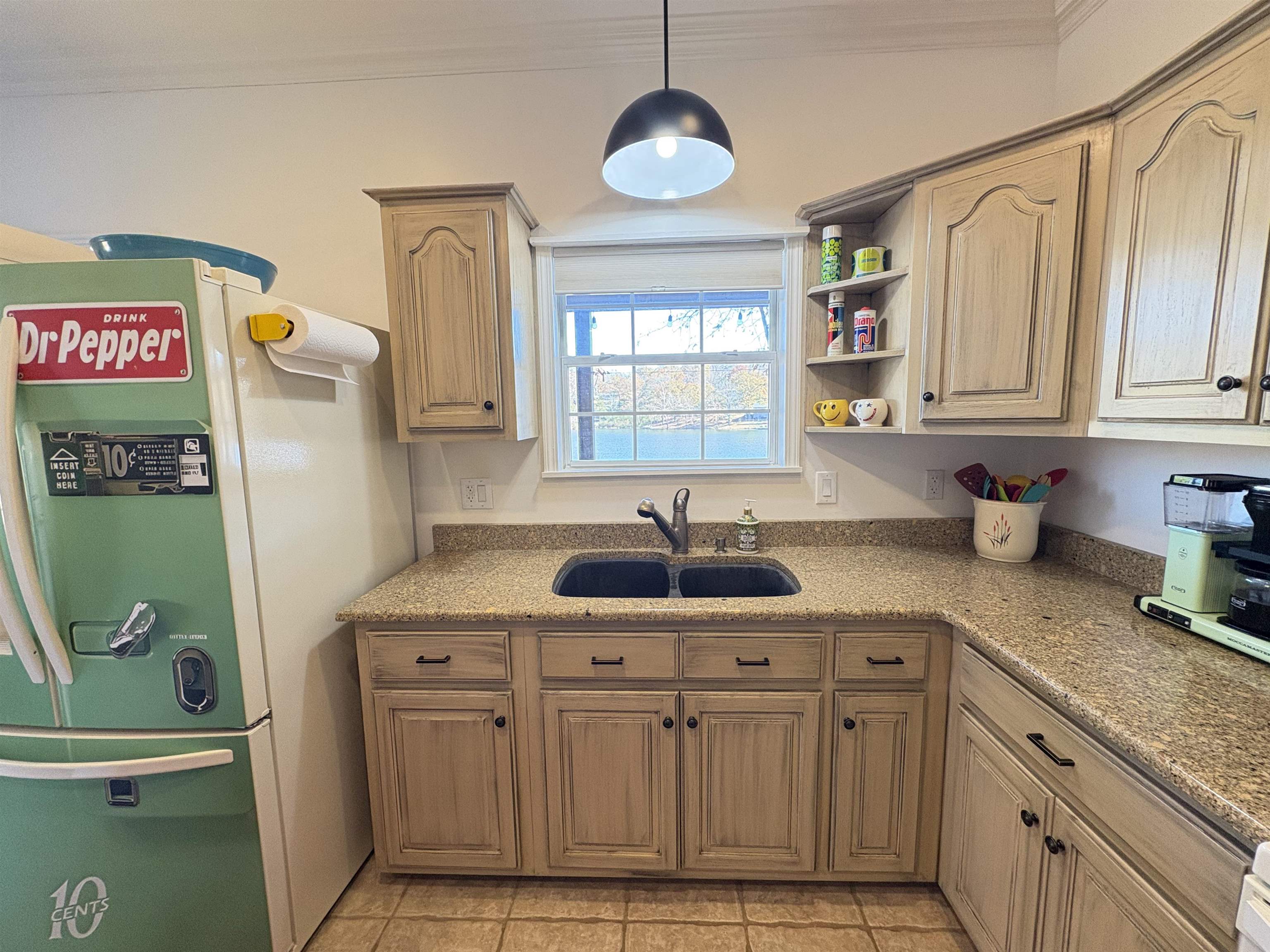 WEST LAKE - Residential