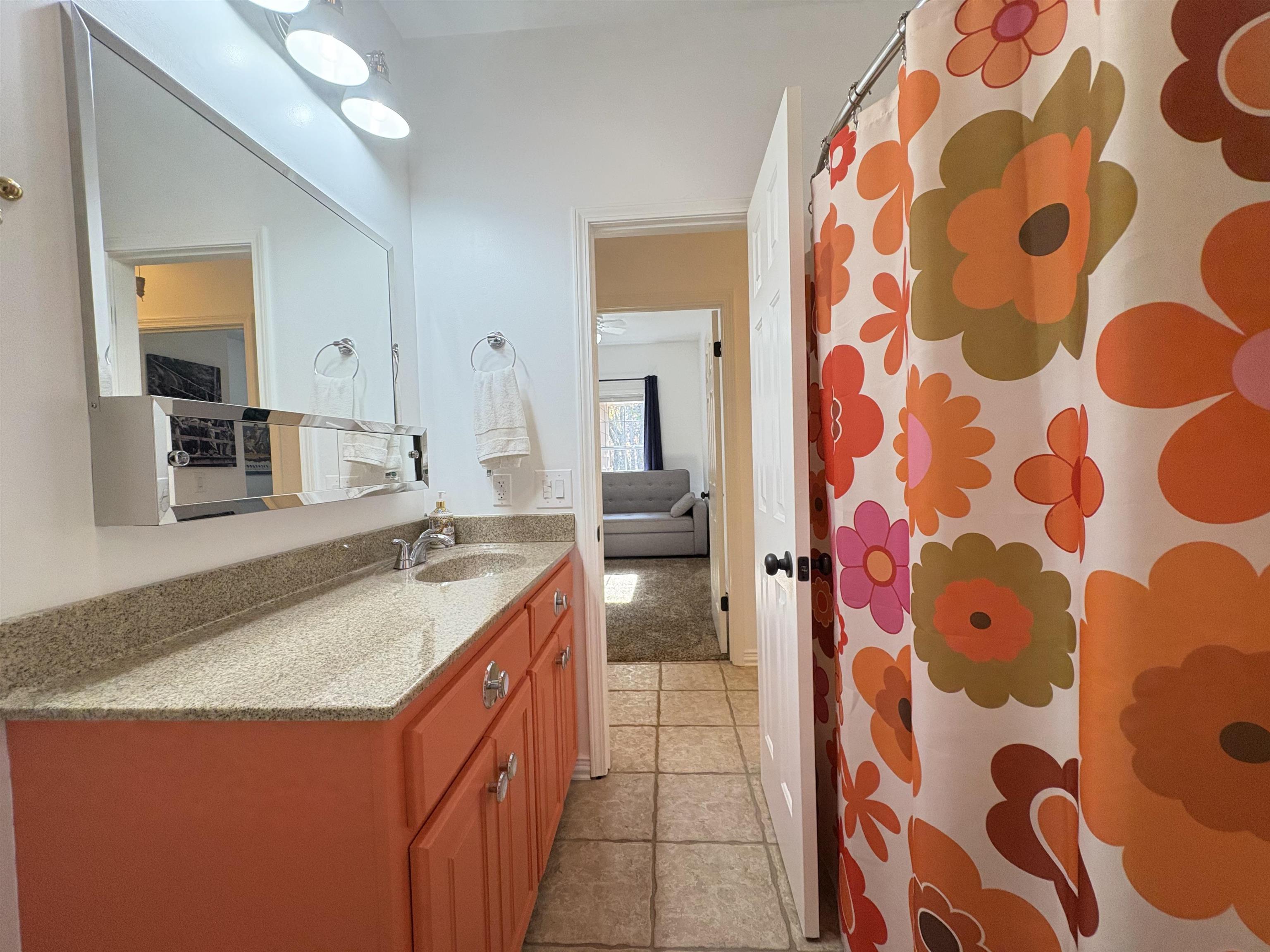 WEST LAKE - Residential