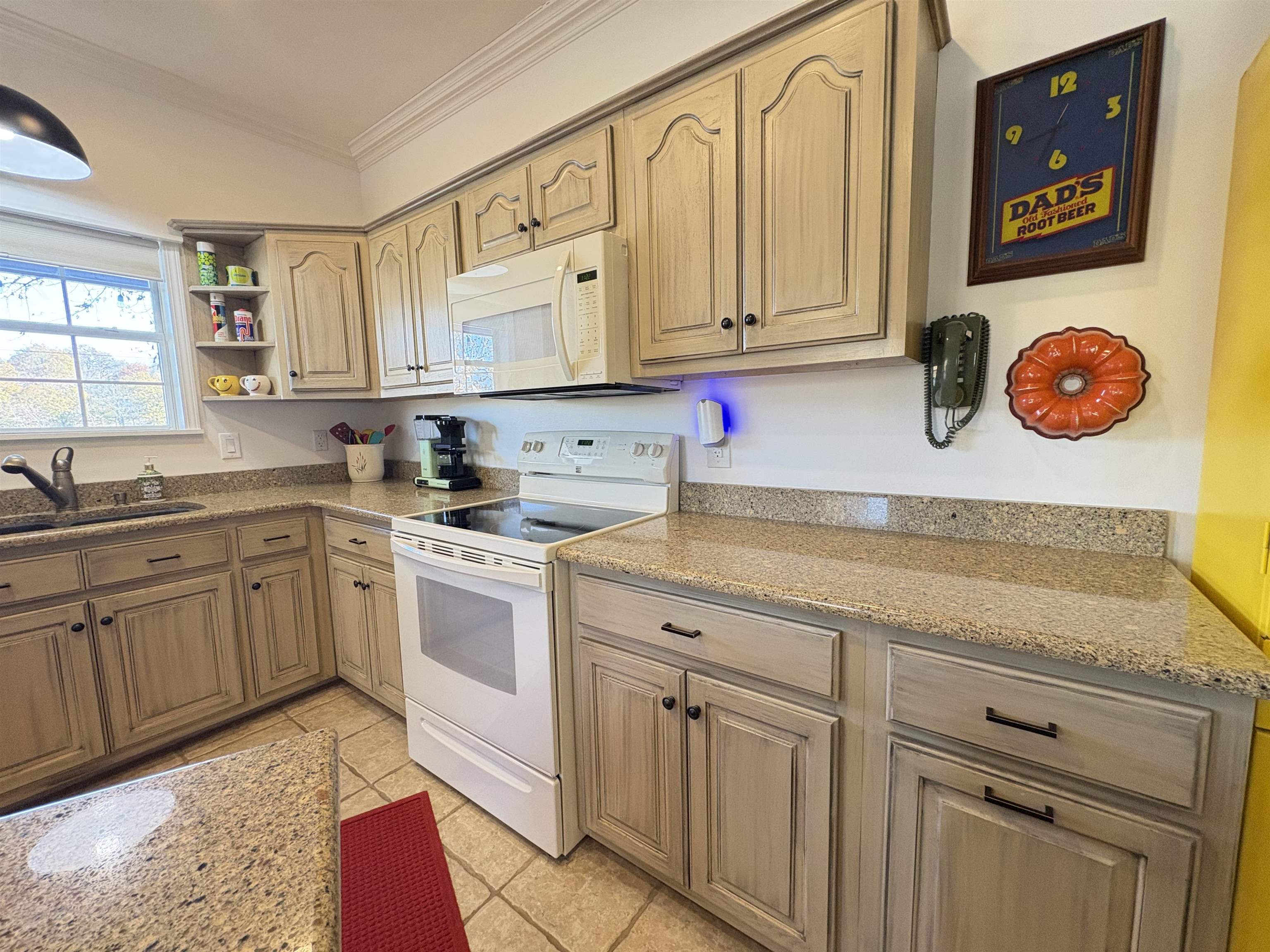 WEST LAKE - Residential