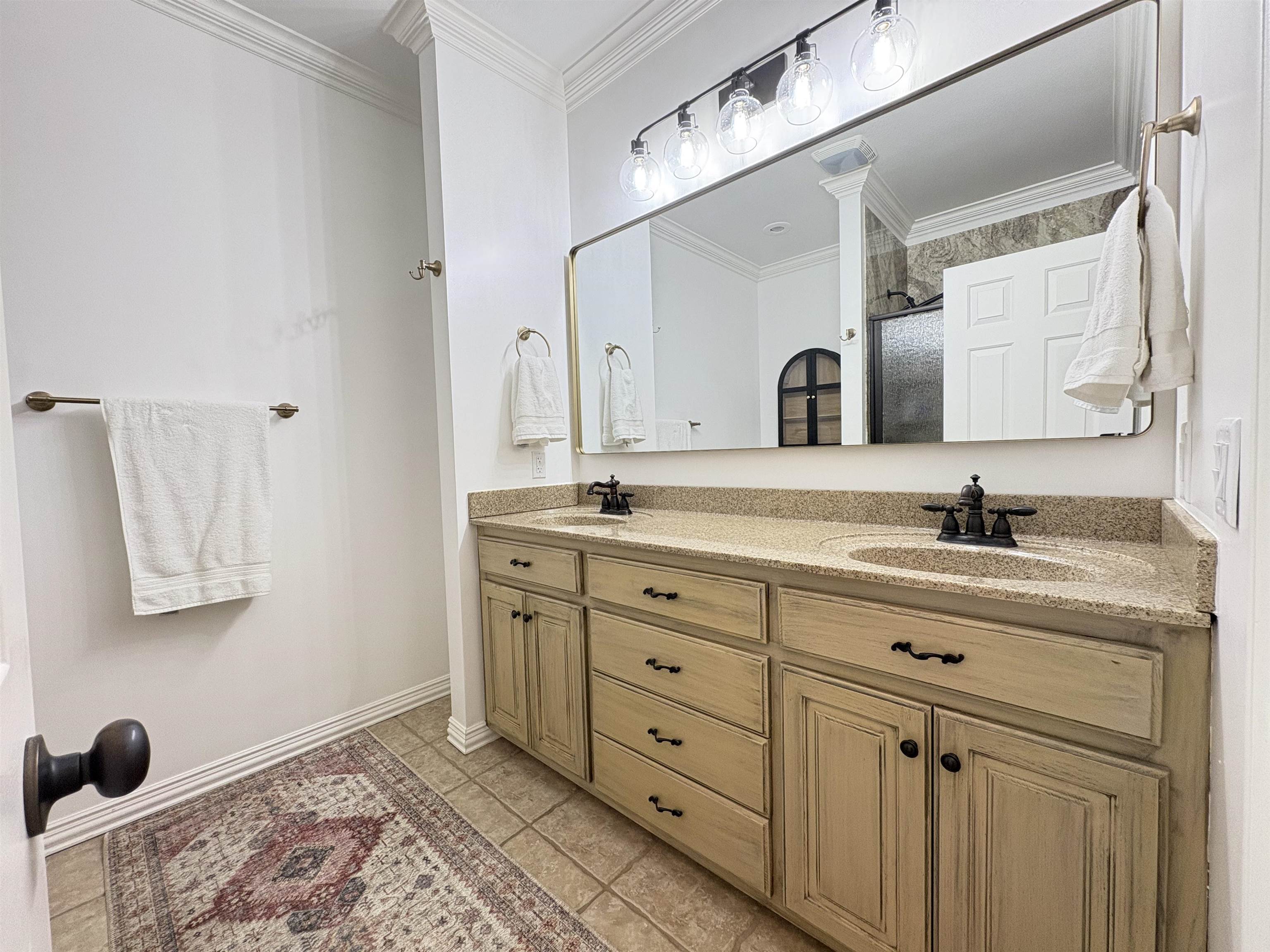 WEST LAKE - Residential