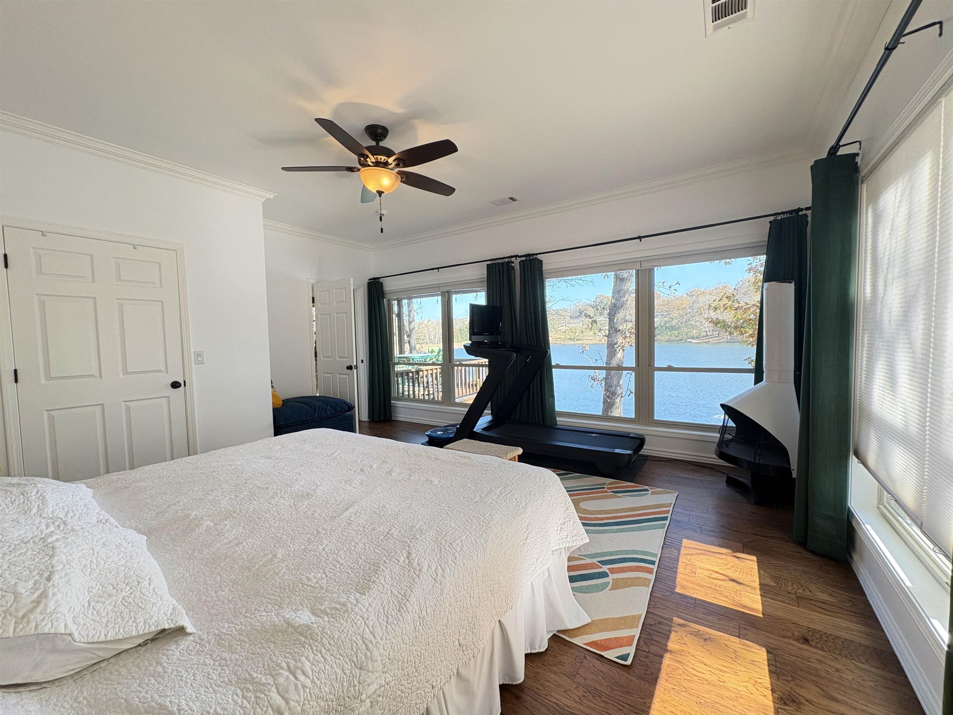 WEST LAKE - Residential