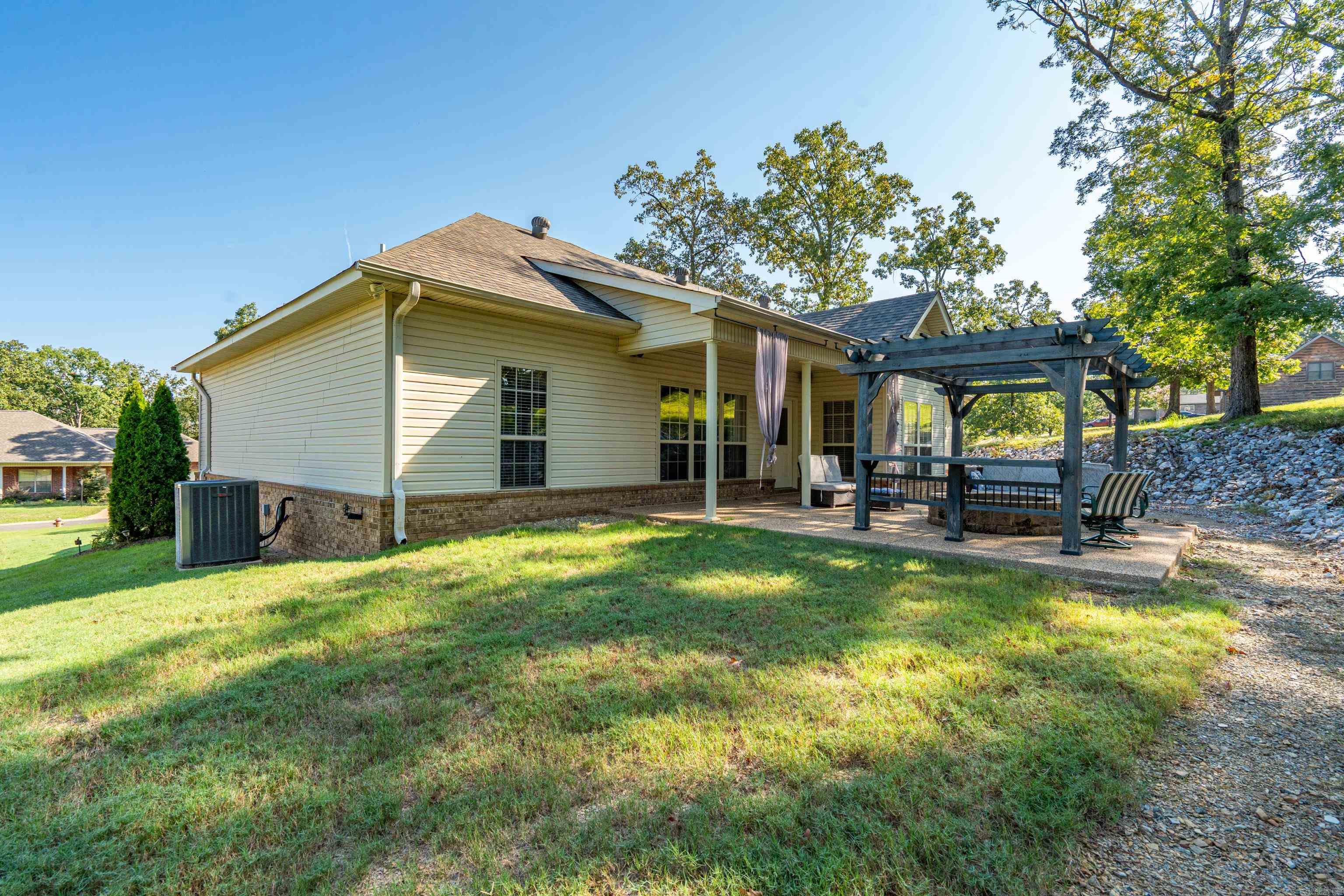 LAKE VIEW - Residential