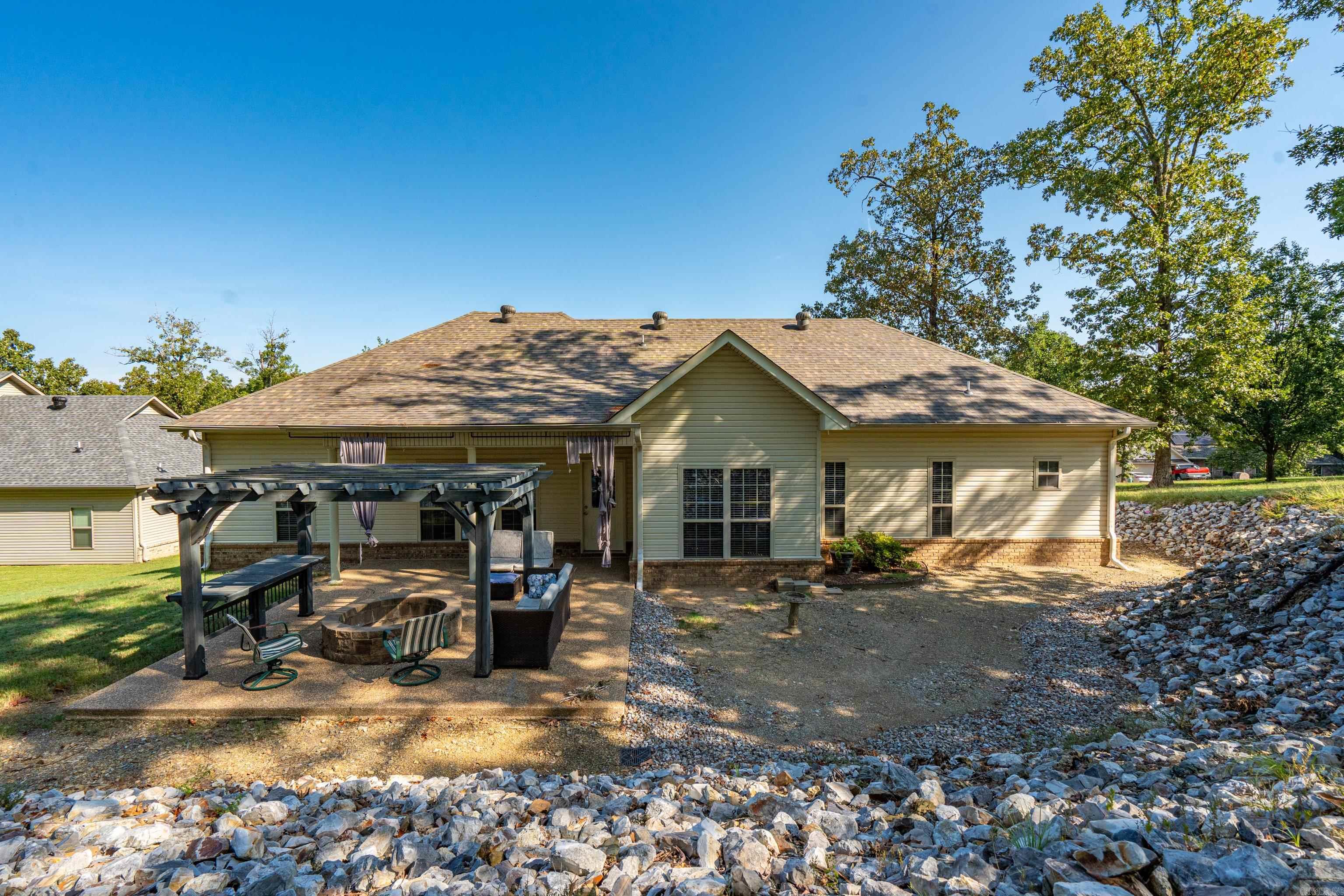 LAKE VIEW - Residential