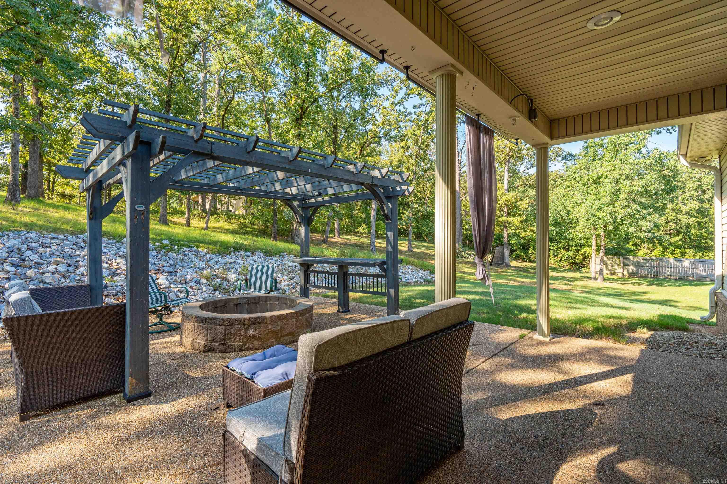 LAKE VIEW - Residential