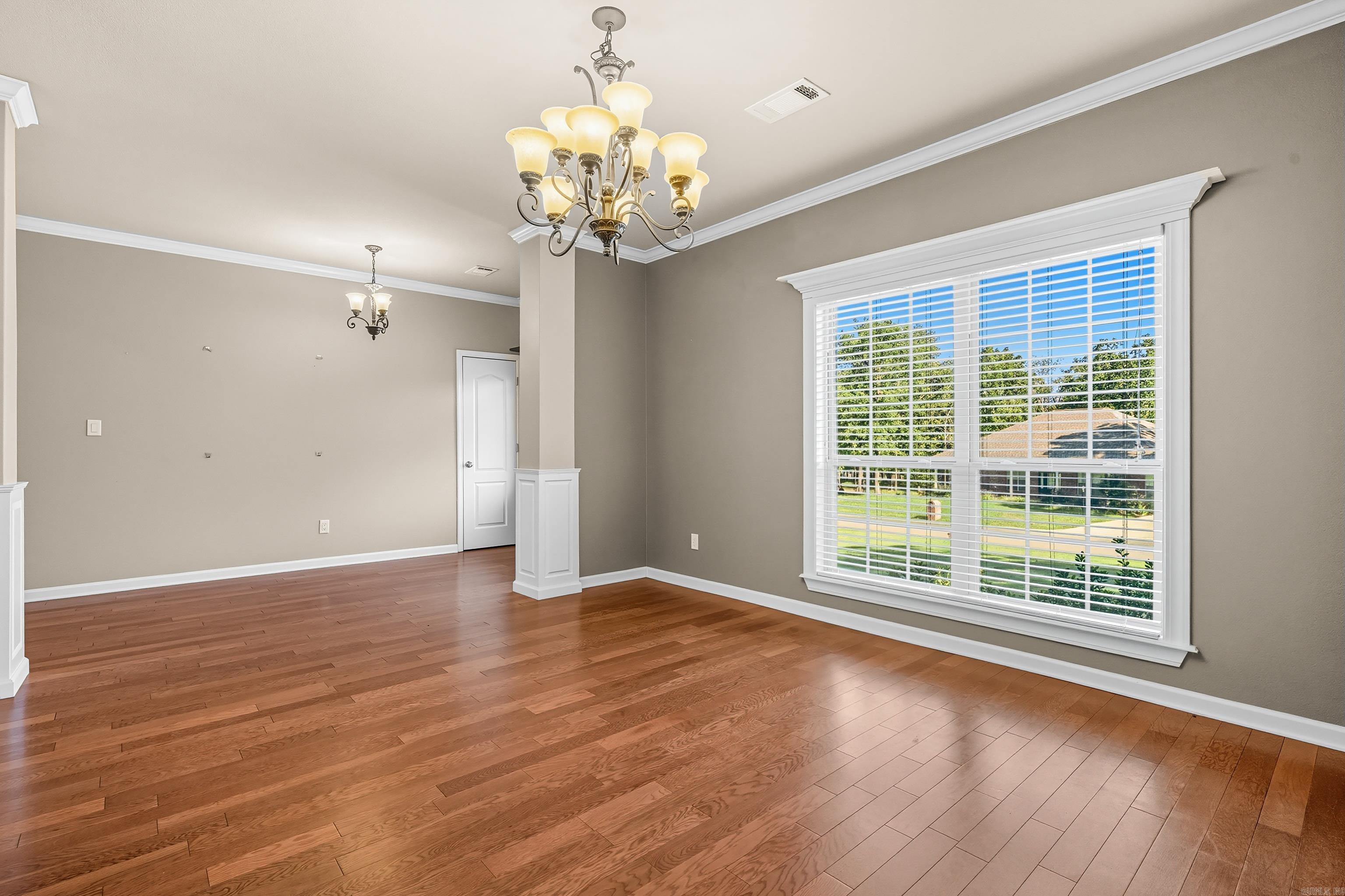 LAKE VIEW - Residential