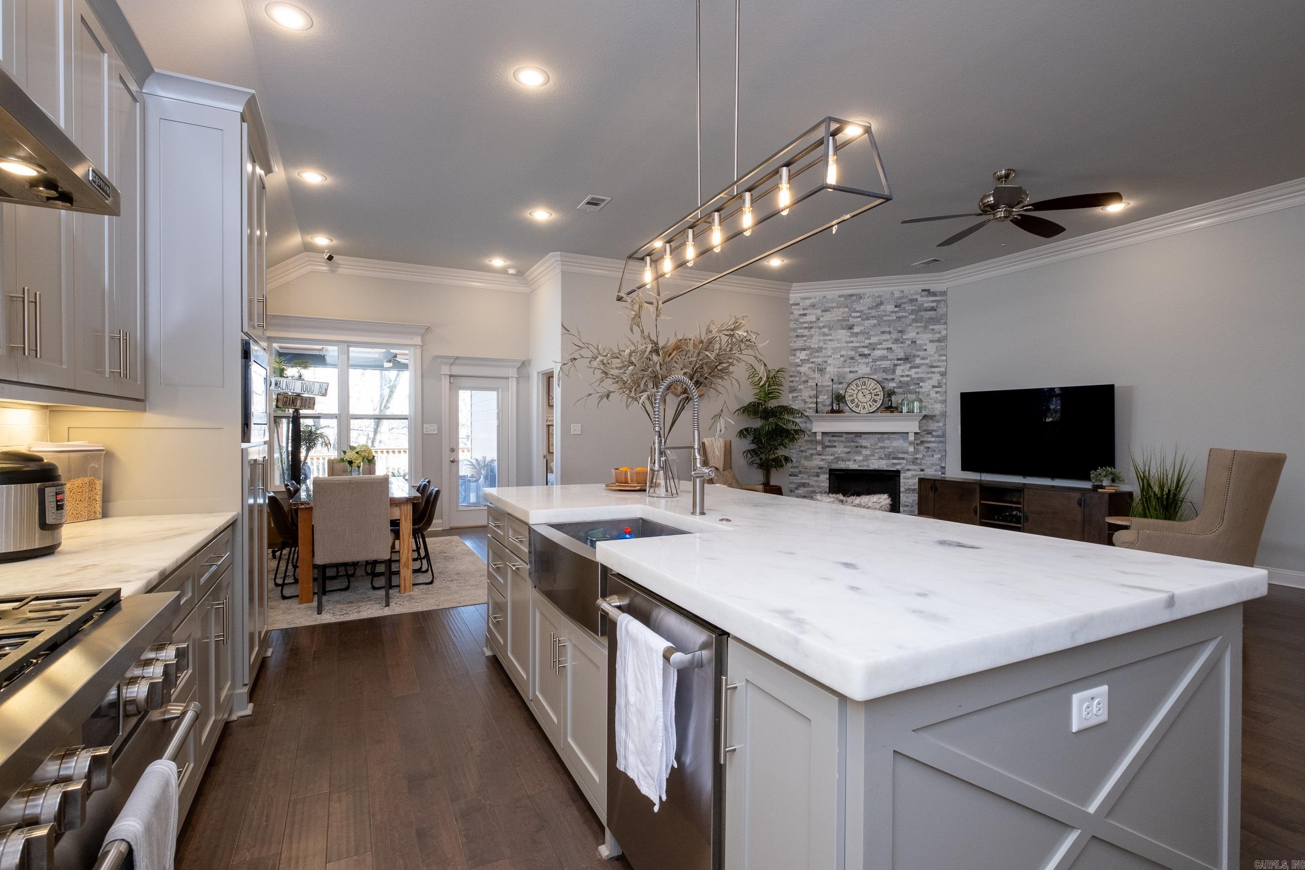 LINCOLN PARK - Residential