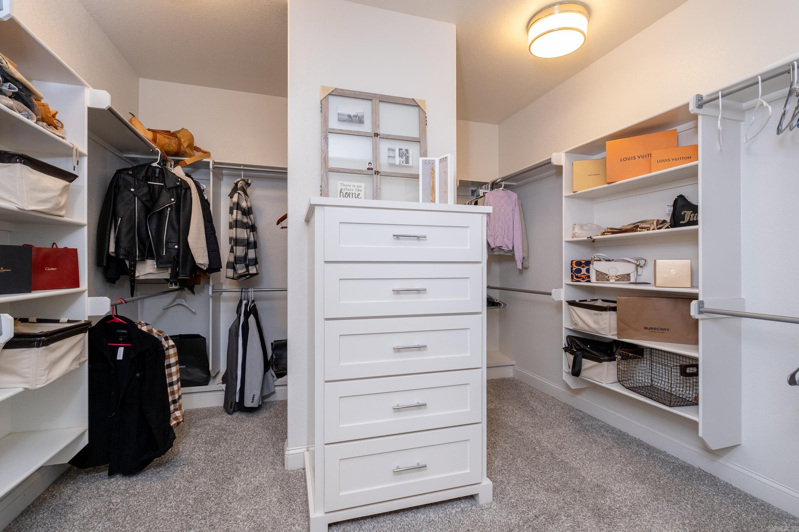 LINCOLN PARK - Residential