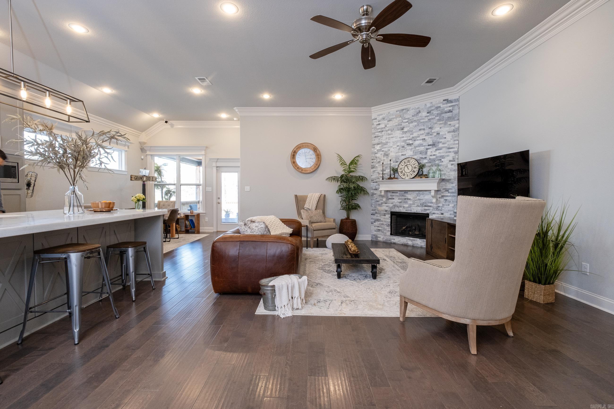 LINCOLN PARK - Residential