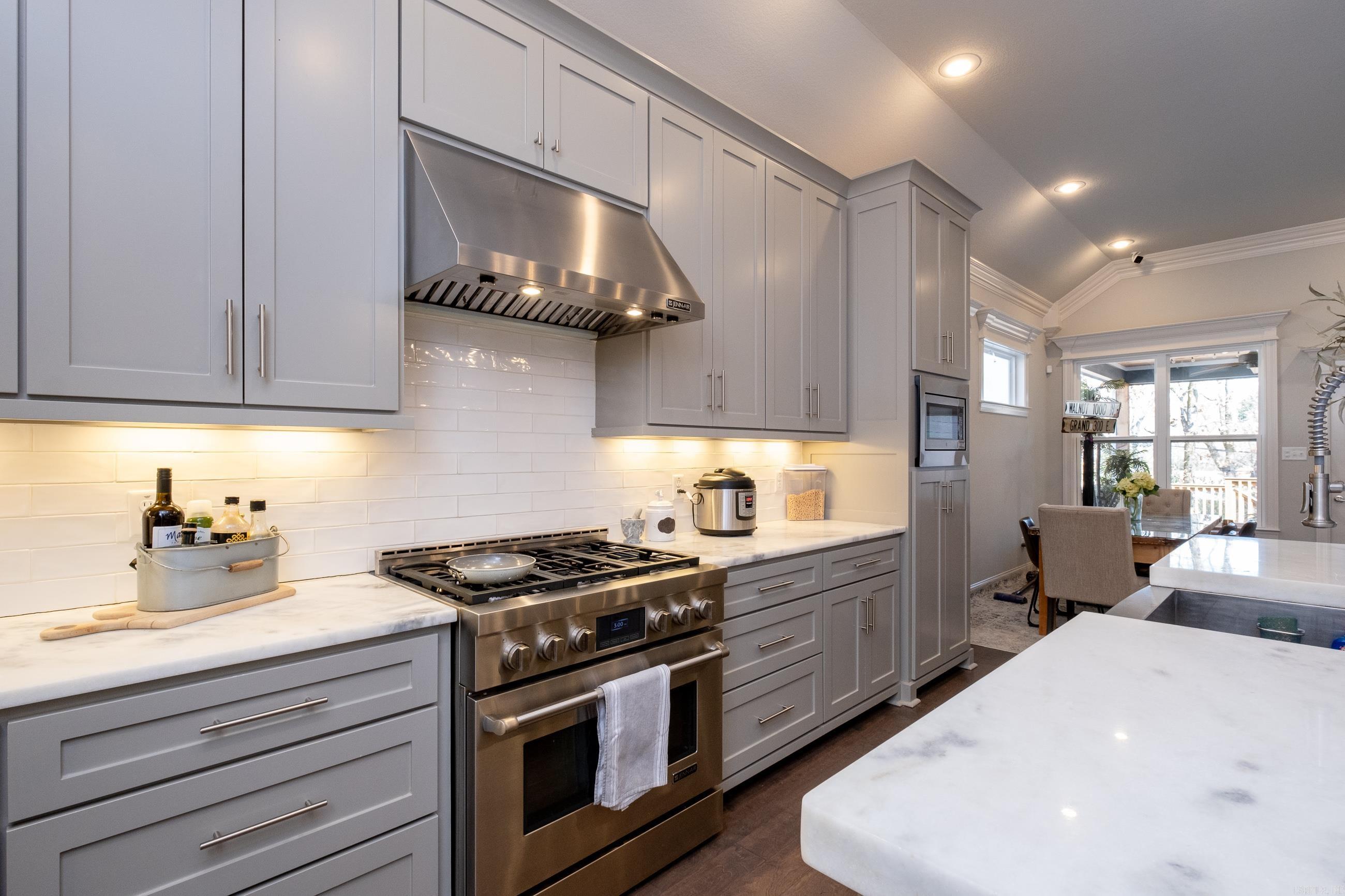 LINCOLN PARK - Residential