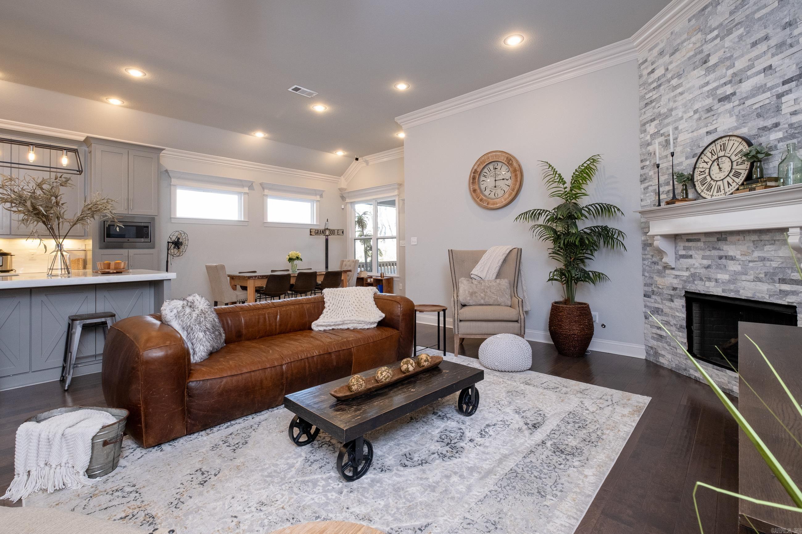 LINCOLN PARK - Residential