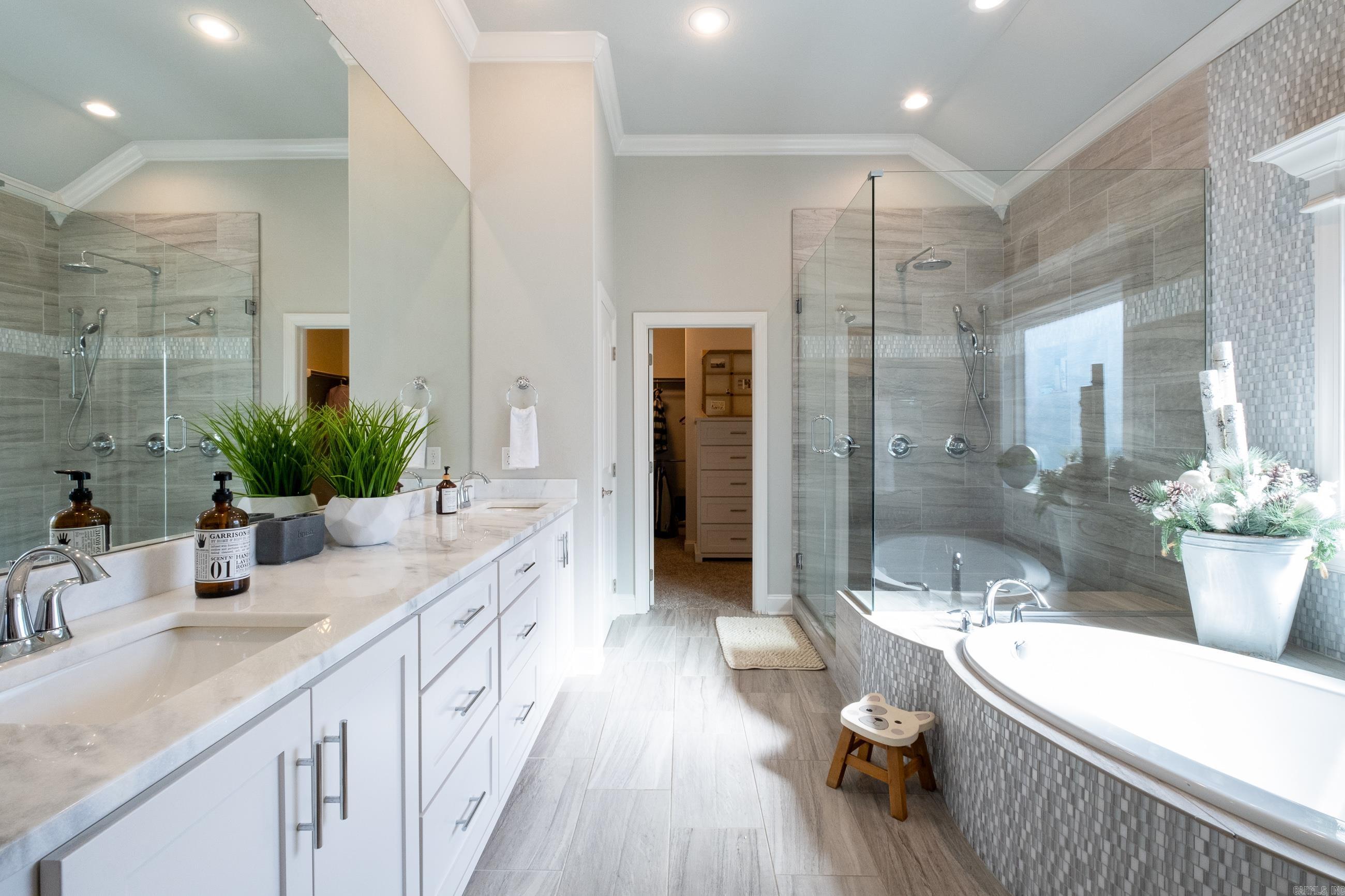 LINCOLN PARK - Residential