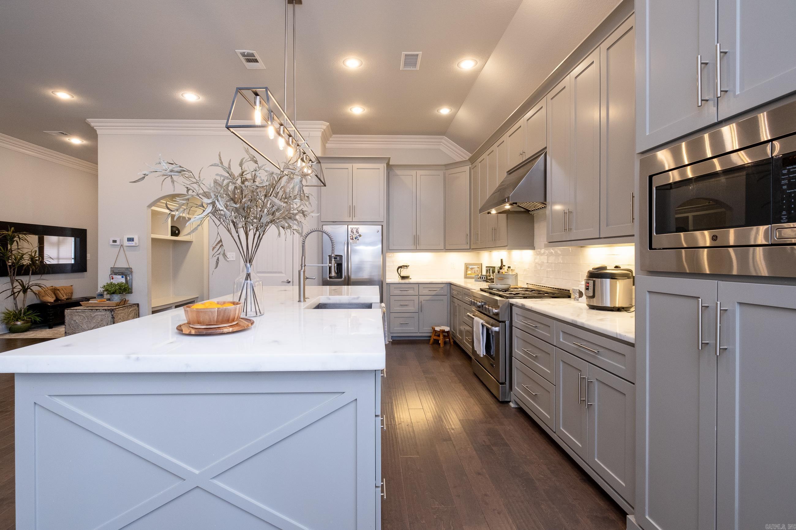 LINCOLN PARK - Residential