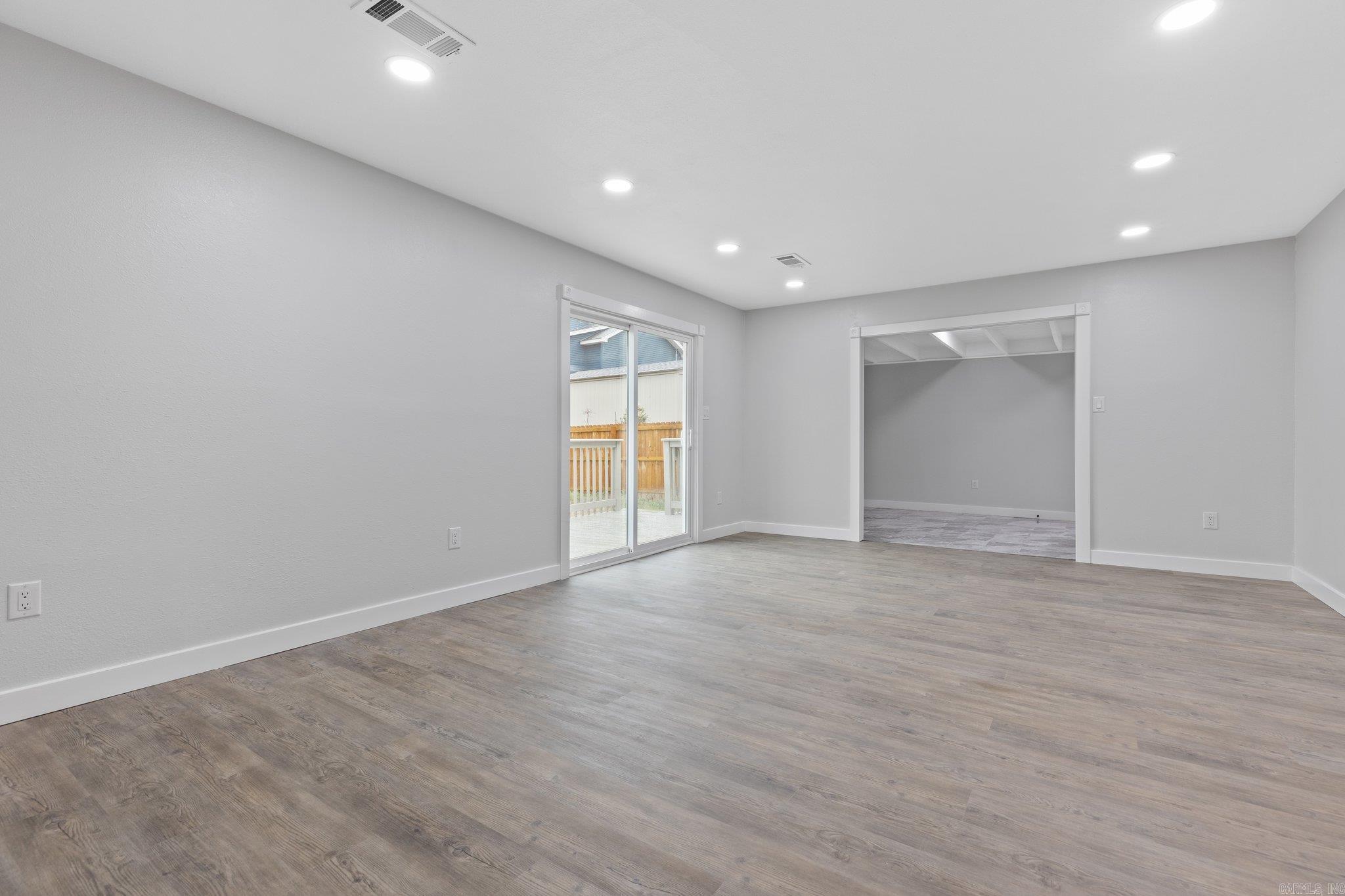 KINGWOOD PLACE - Residential