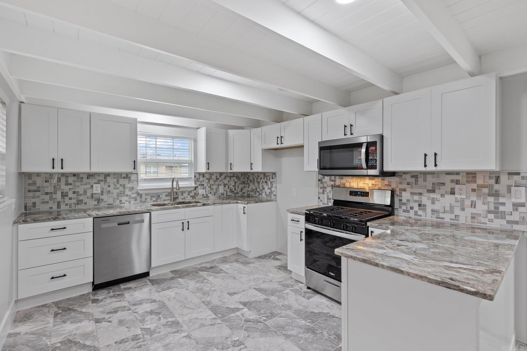 KINGWOOD PLACE - Residential