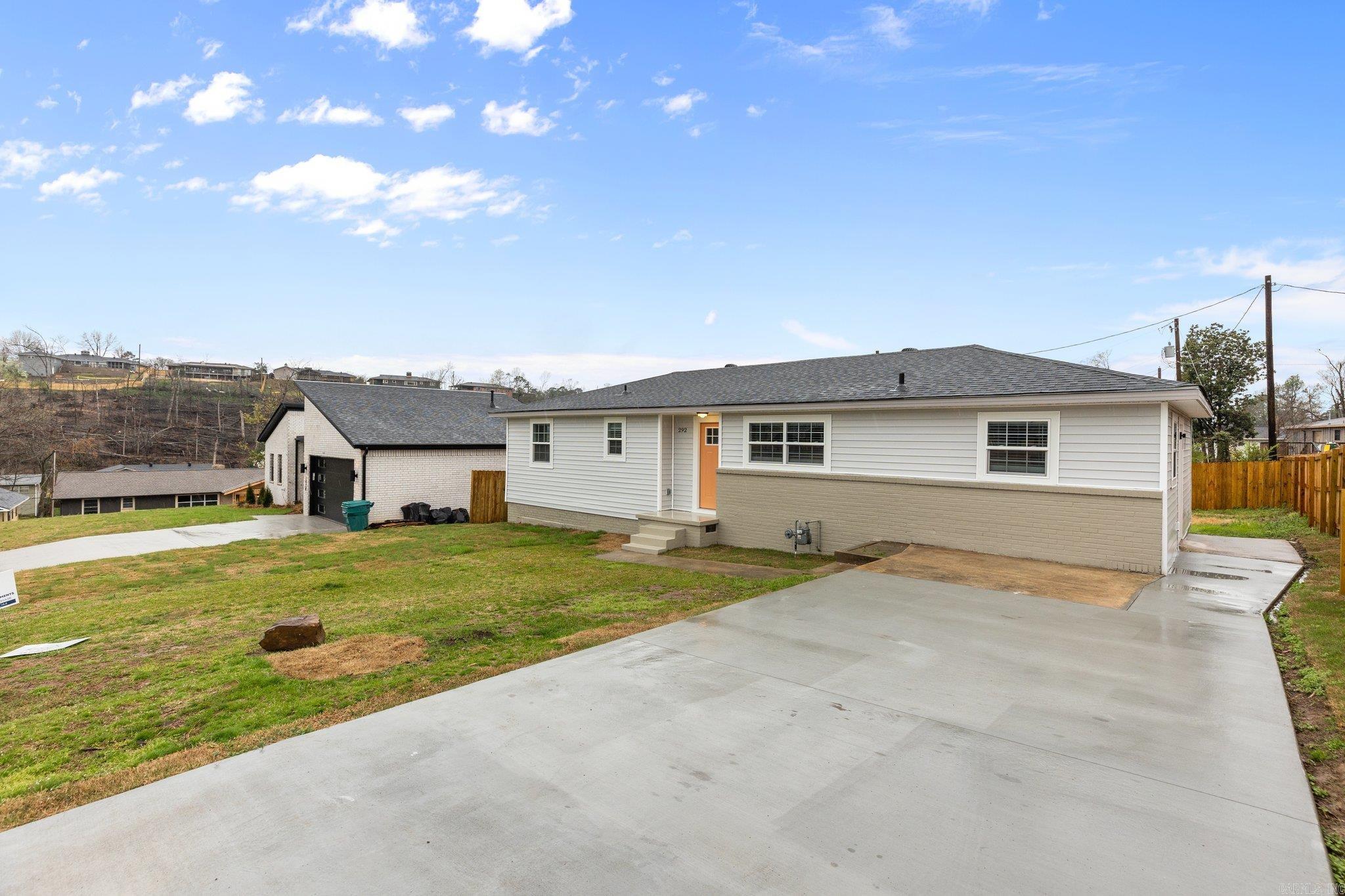 KINGWOOD PLACE - Residential