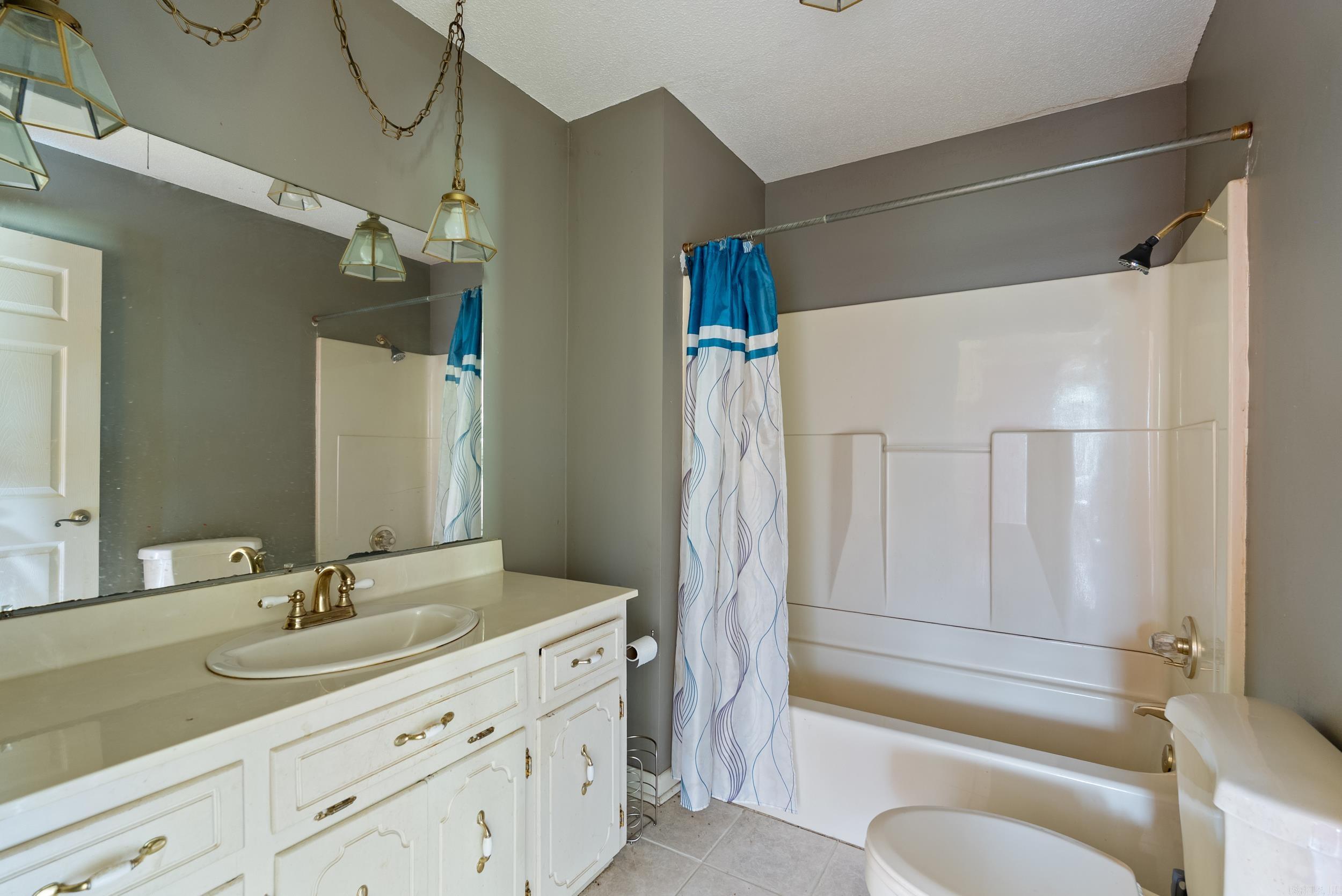 SHADY ACRES - Residential