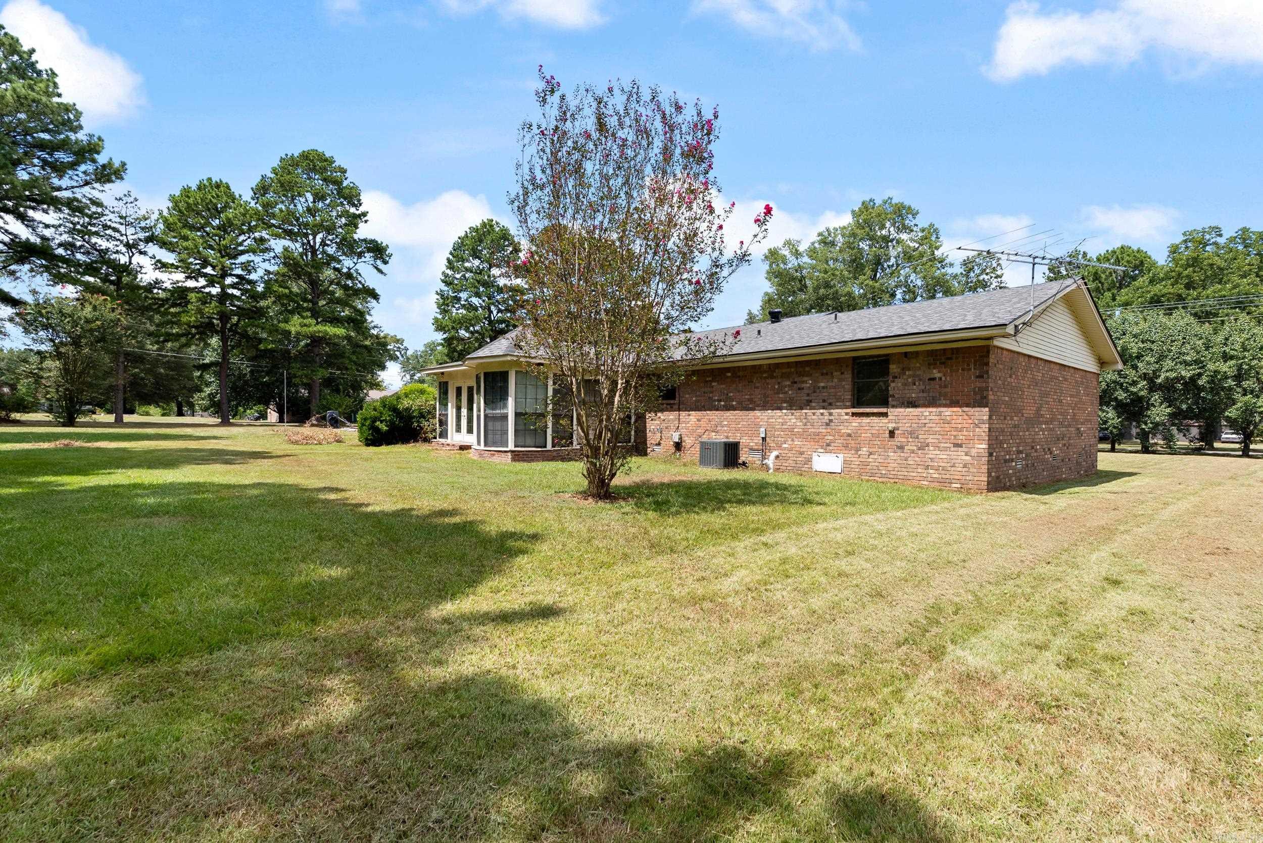 SHADY ACRES - Residential