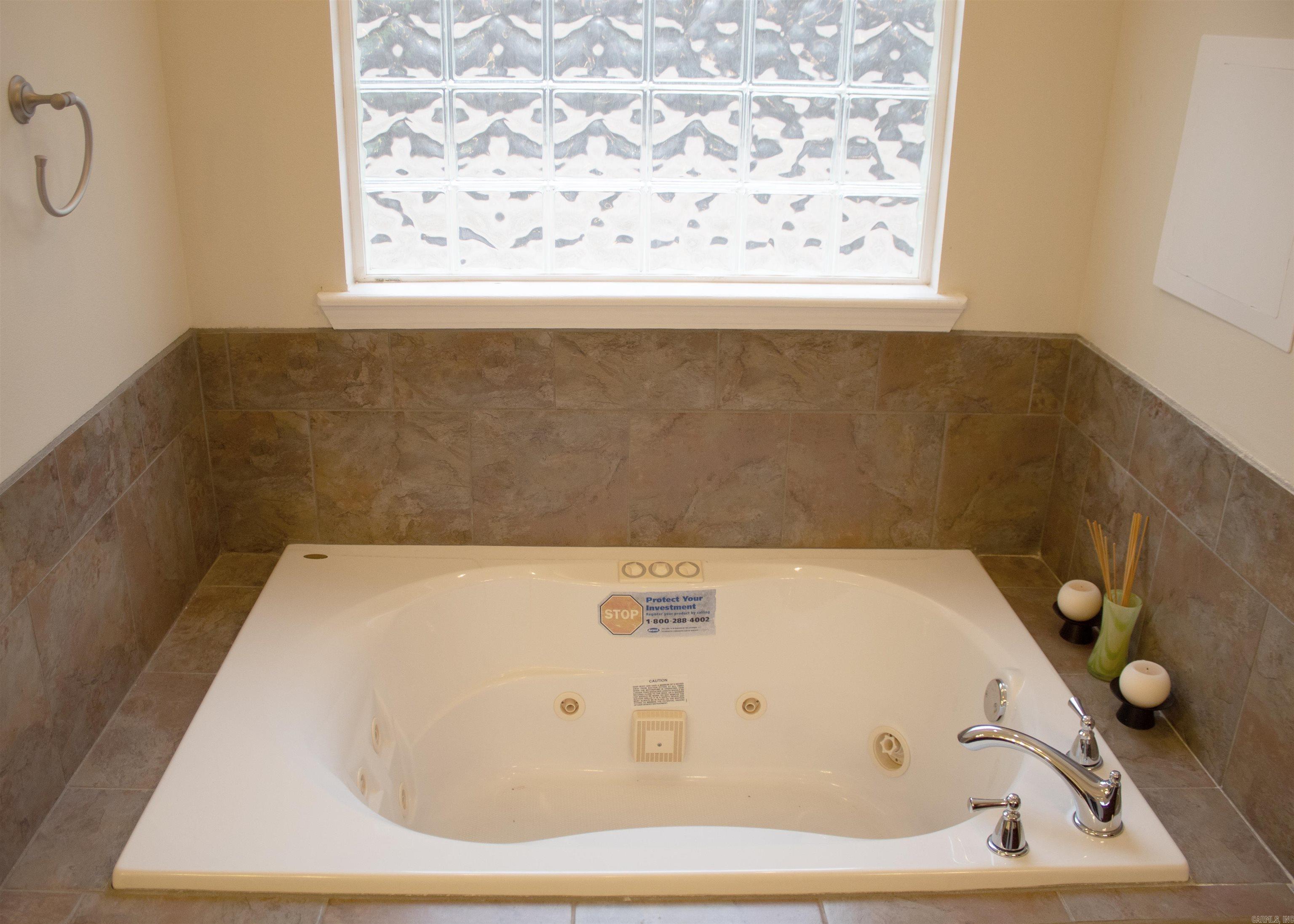 SHERRYLANE COUNTRY - Residential