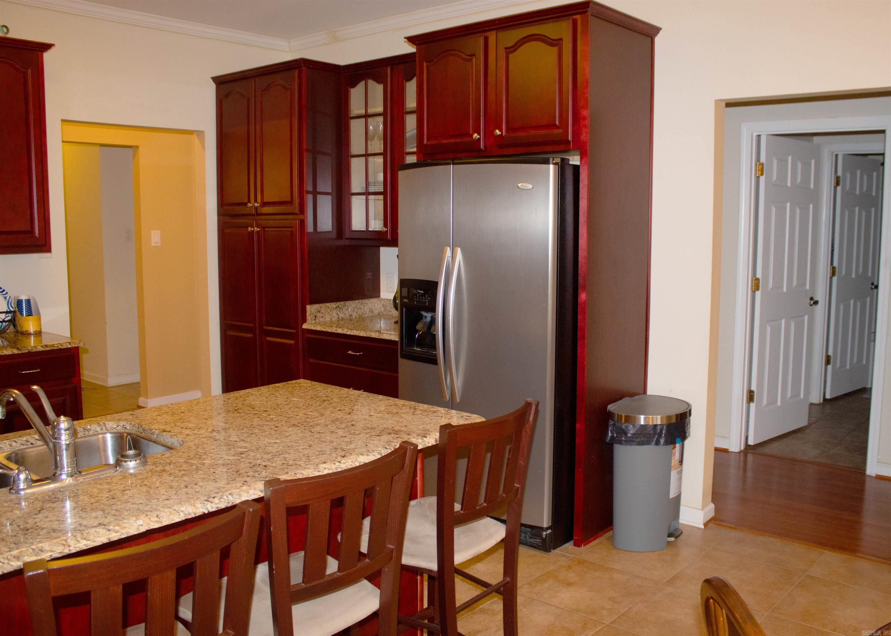 SHERRYLANE COUNTRY - Residential