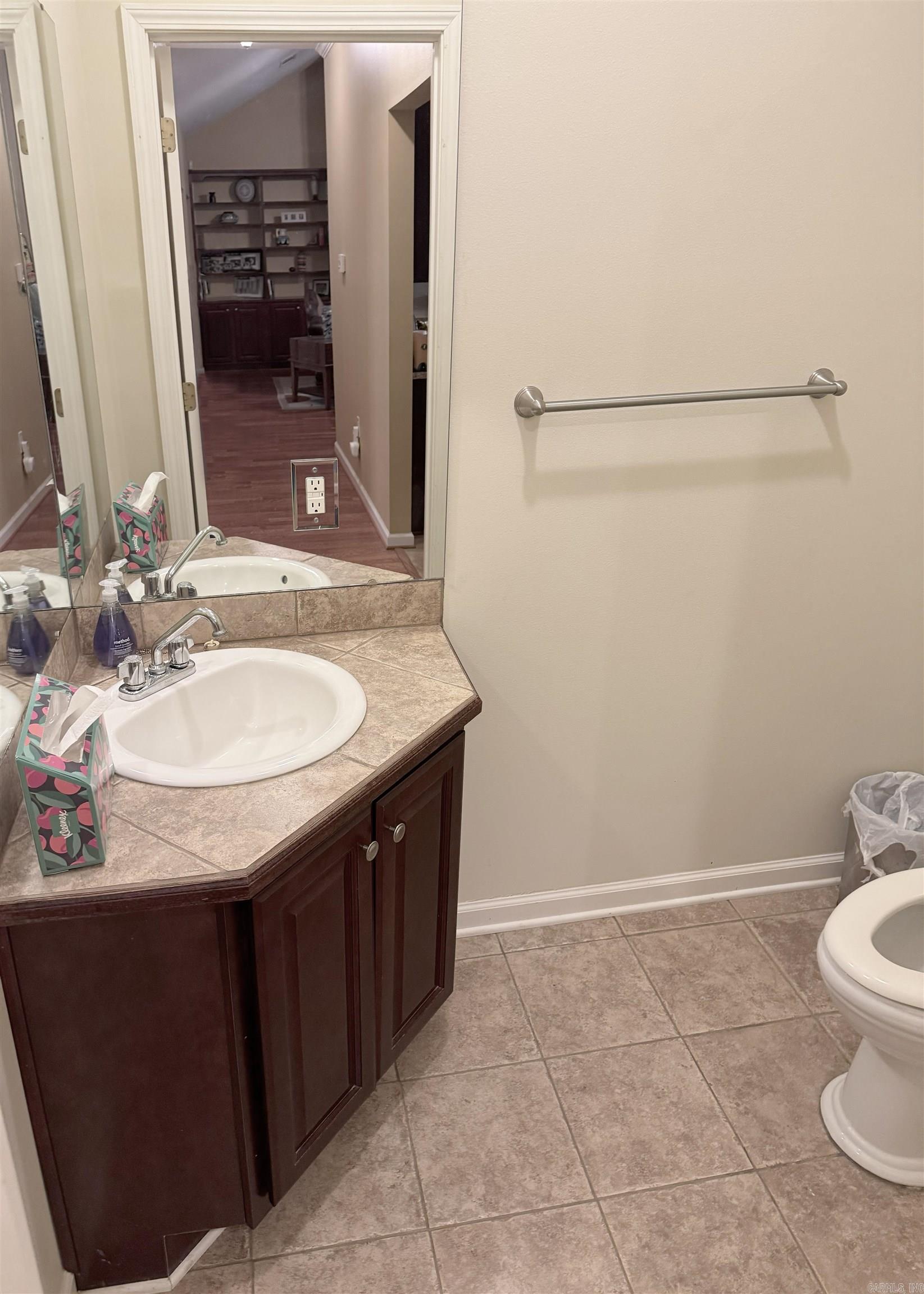 SHERRYLANE COUNTRY - Residential