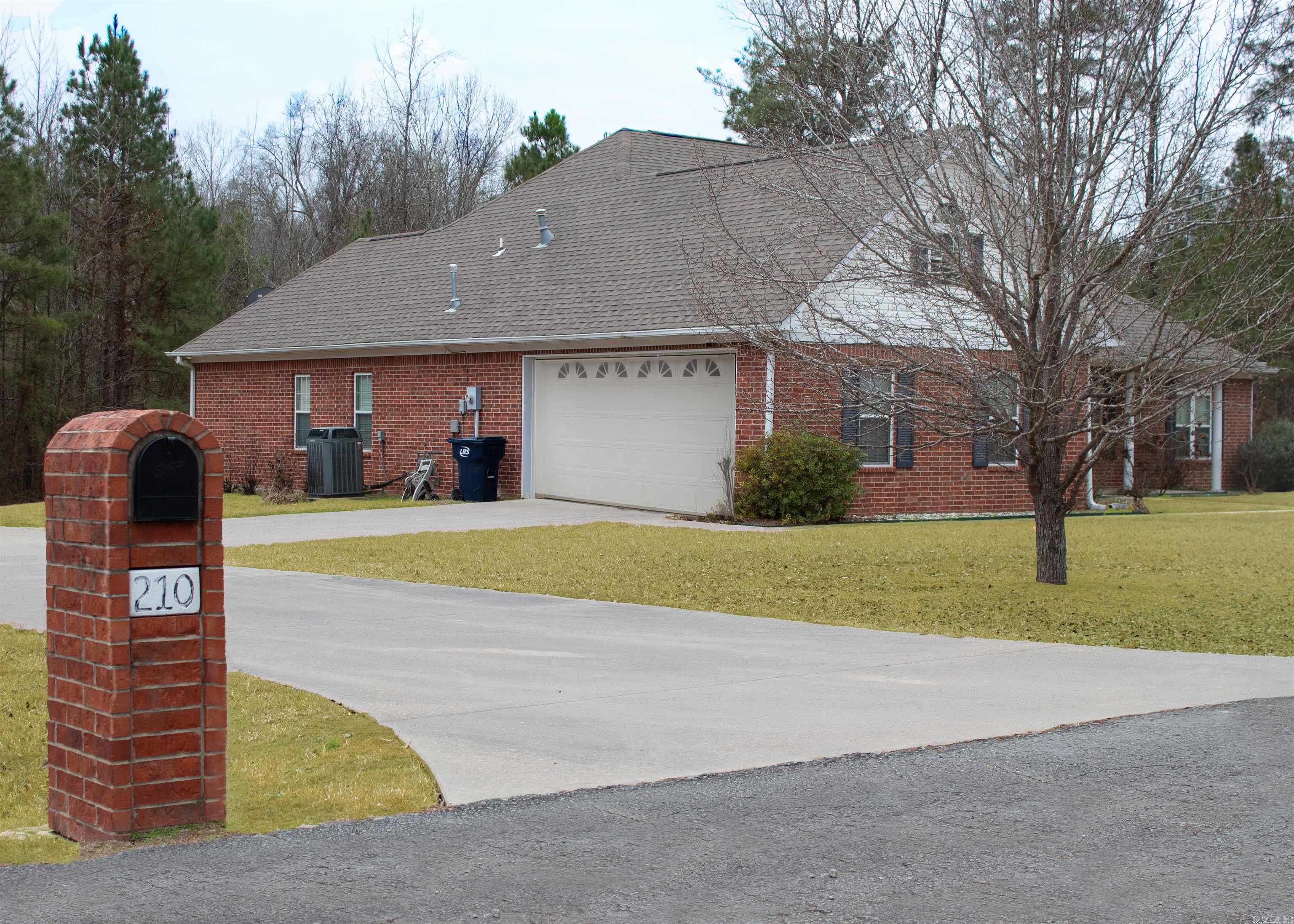 SHERRYLANE COUNTRY - Residential