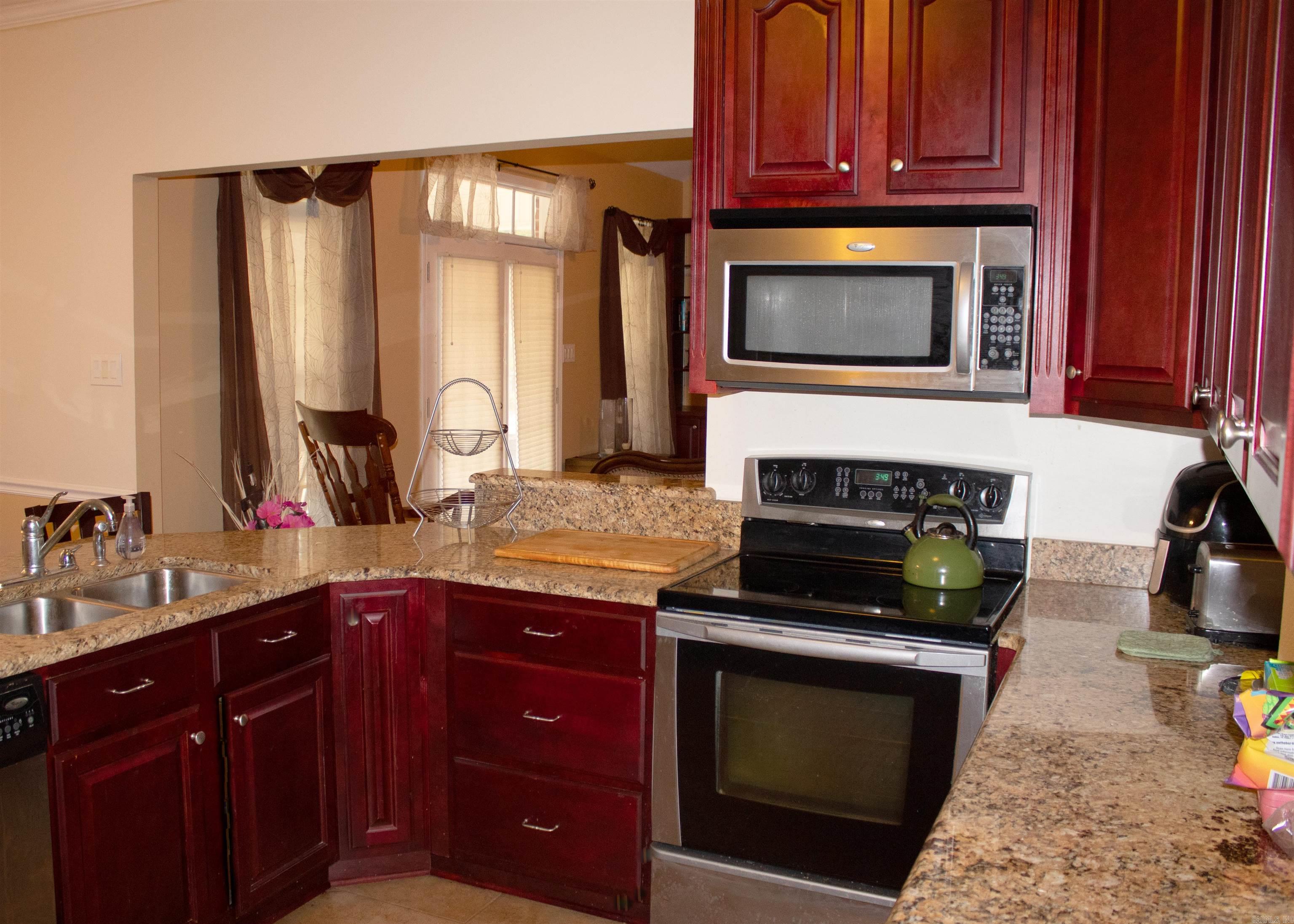 SHERRYLANE COUNTRY - Residential