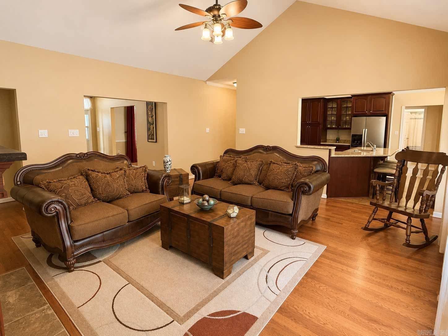 SHERRYLANE COUNTRY - Residential