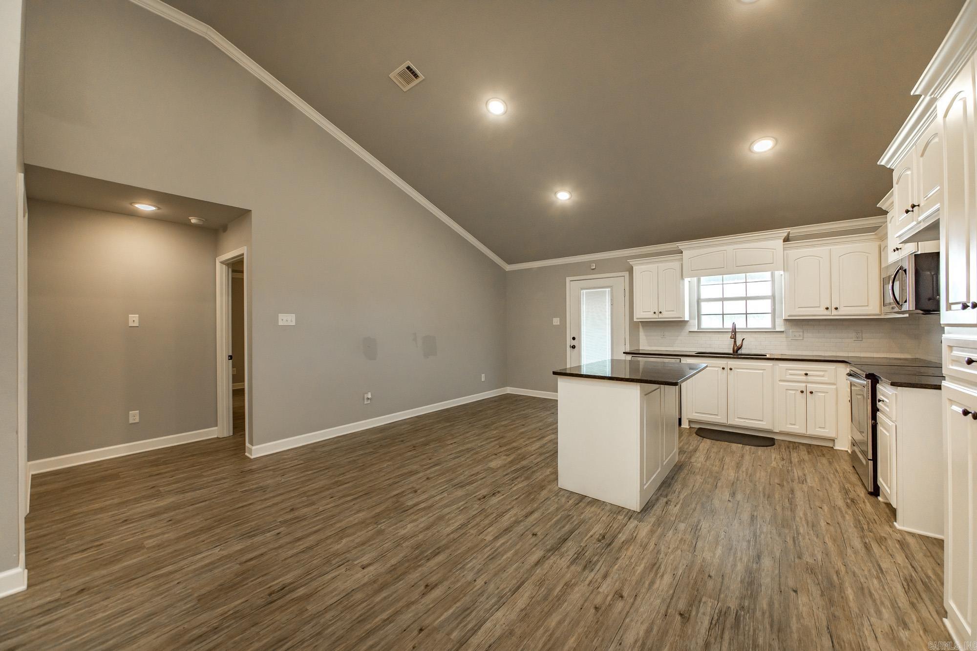 DEERFIELD ESTATES - Residential