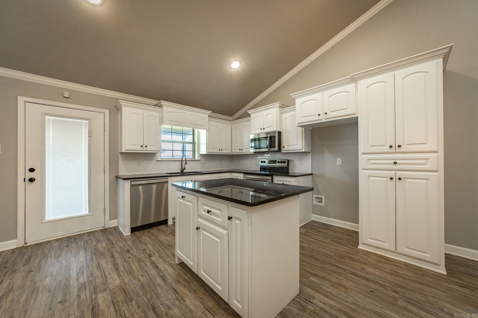 DEERFIELD ESTATES - Residential