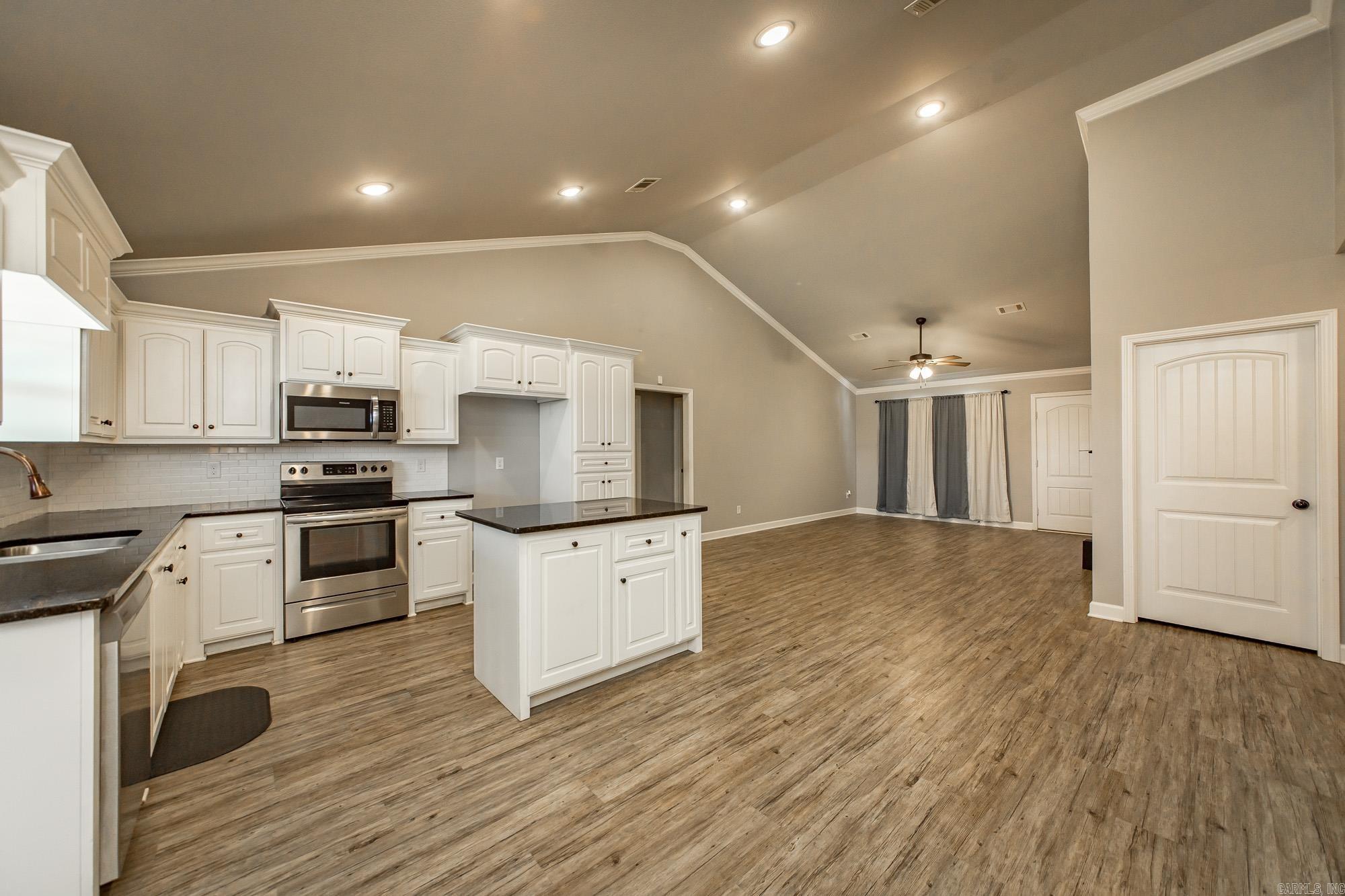 DEERFIELD ESTATES - Residential