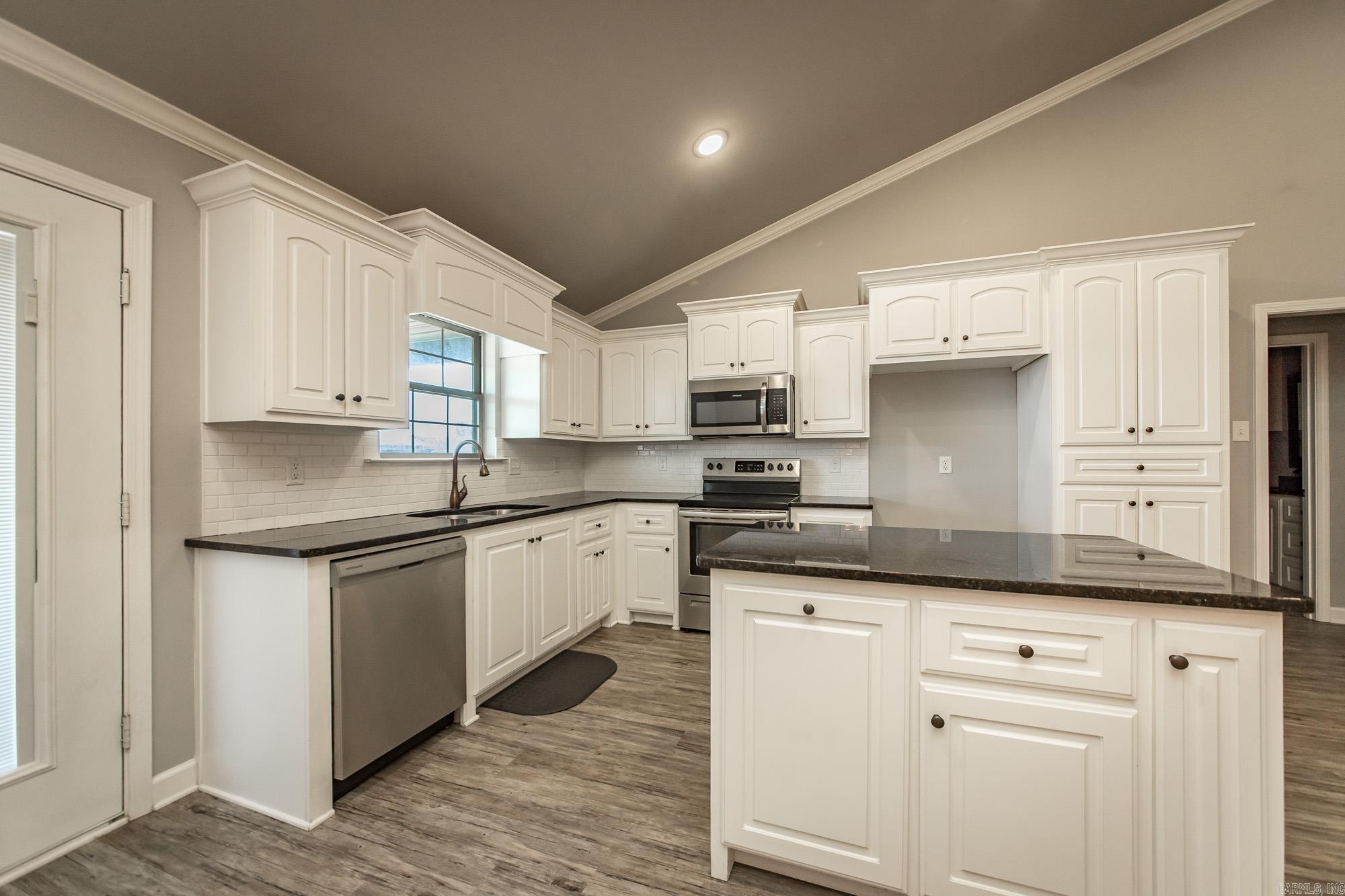 DEERFIELD ESTATES - Residential
