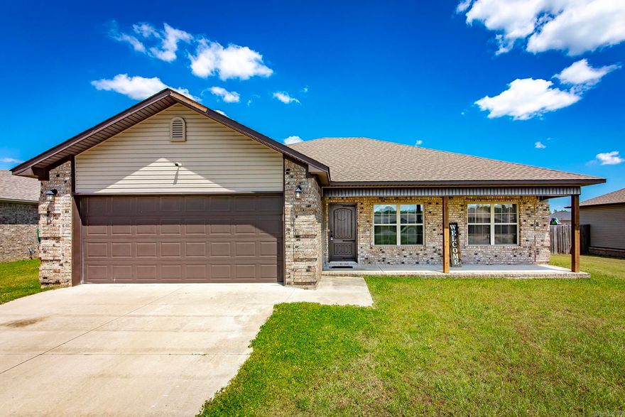 Cozy one story home in a great community of Ward, AR If you are Looking for move in ready, easy access to I-67/57 and LRAFB 15 minute commute? Cozy front porch, partially fenced yard & no carpet w/open floor plan, this is what you have been searching for! Price, Condition and location.