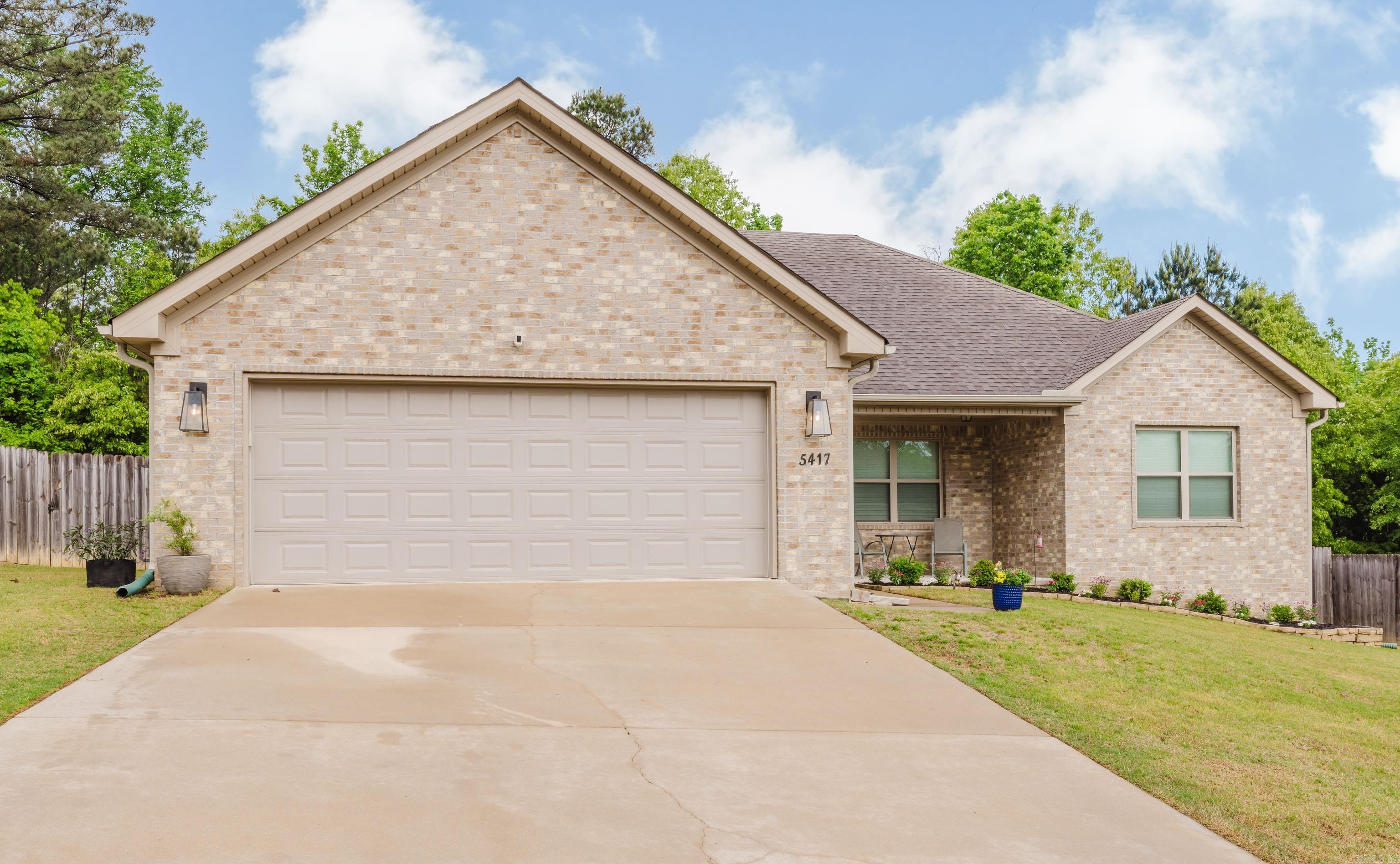 CYPRESS VALLEY - Residential