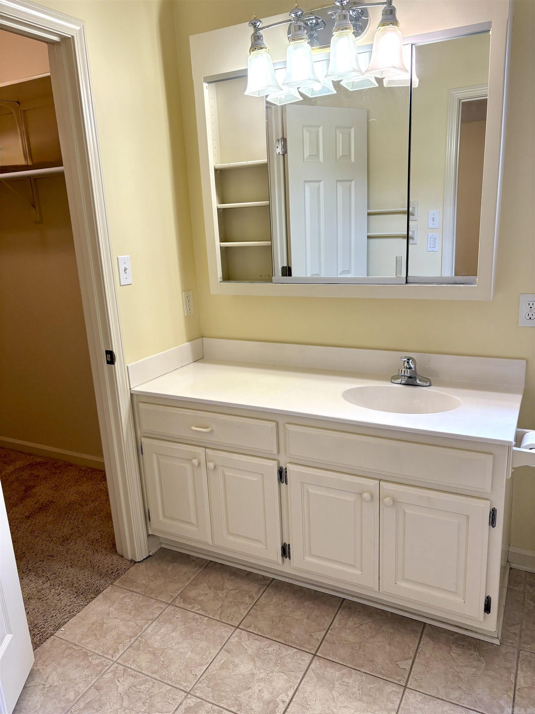 SKYLINE MEADOWS - Residential