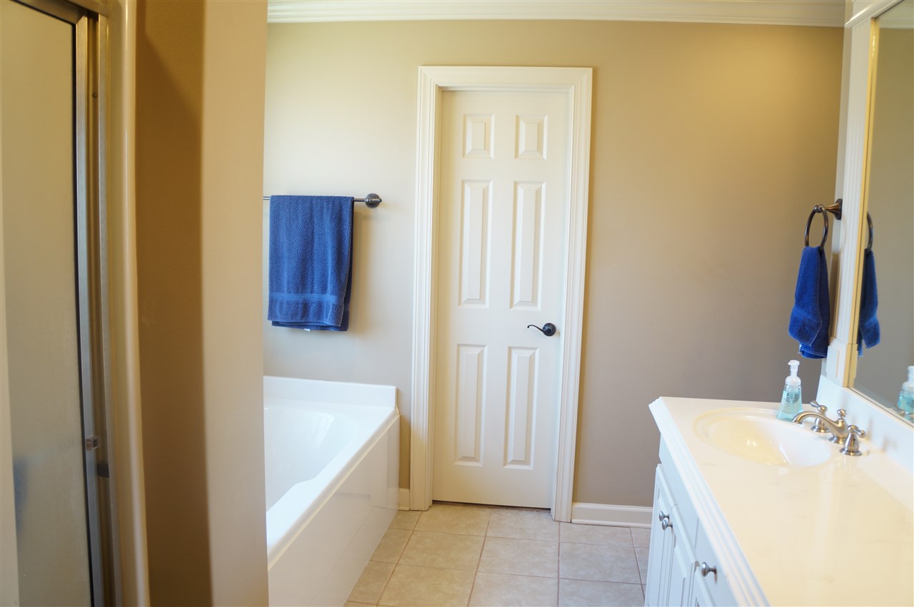 COUNTRY CLUB OF ARK THE - Residential