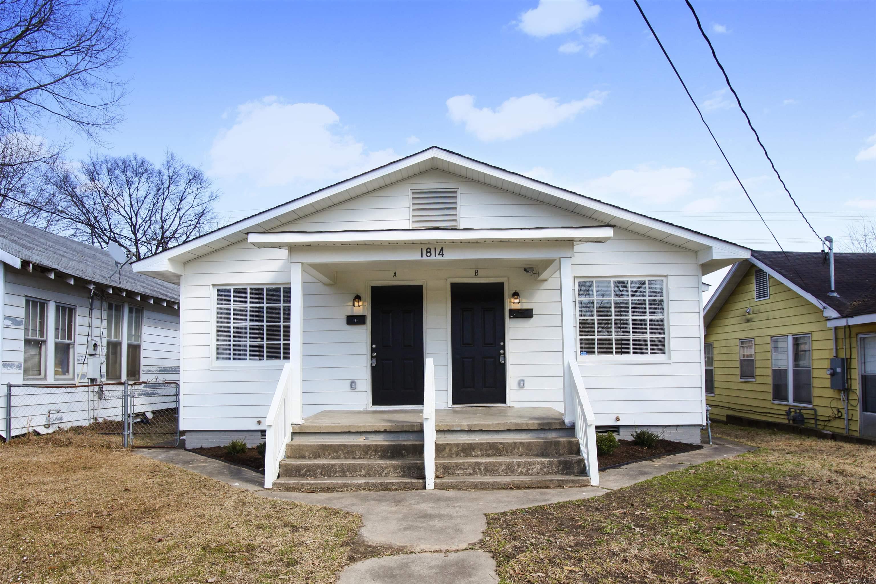 2BD duplex in North Little Rock. Comes with two car carport and storage area. Large windows to let the natural light in. Close to shopping, dining, and much more! Kitchen has granite countertops. Tenant Occupied for both sides. Lease in place. Monday-Friday showings only. Any offer needs to have the following verbiage included "buyer is aware there is a lease in place and agree to the lease terms".