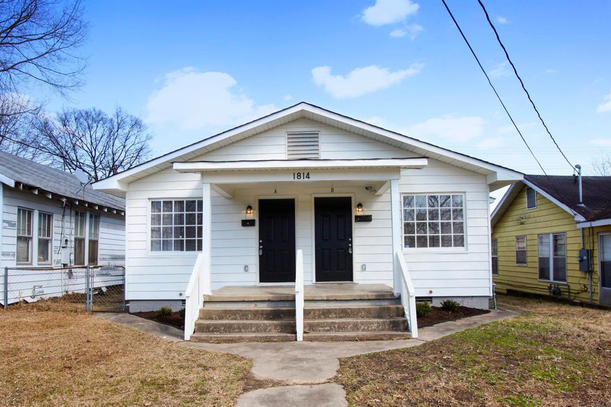 2BD duplex in North Little Rock. Comes with two car carport and storage area. Large windows to let the natural light in. Close to shopping, dining, and much more! Kitchen has granite countertops. Tenant Occupied for both sides. Lease in place. Monday-Friday showings only. Any offer needs to have the following verbiage included "buyer is aware there is a lease in place and agree to the lease terms".