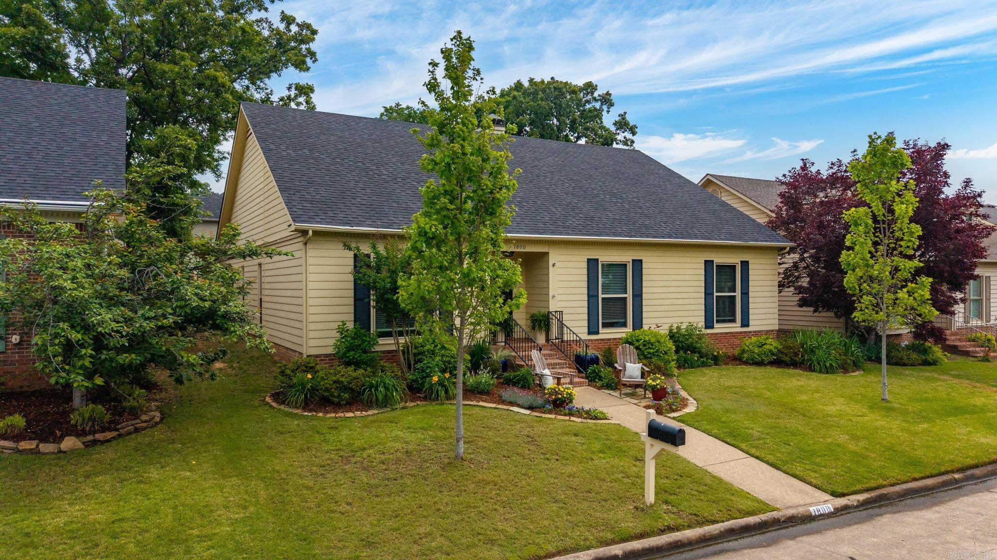 OAK HILL - Residential