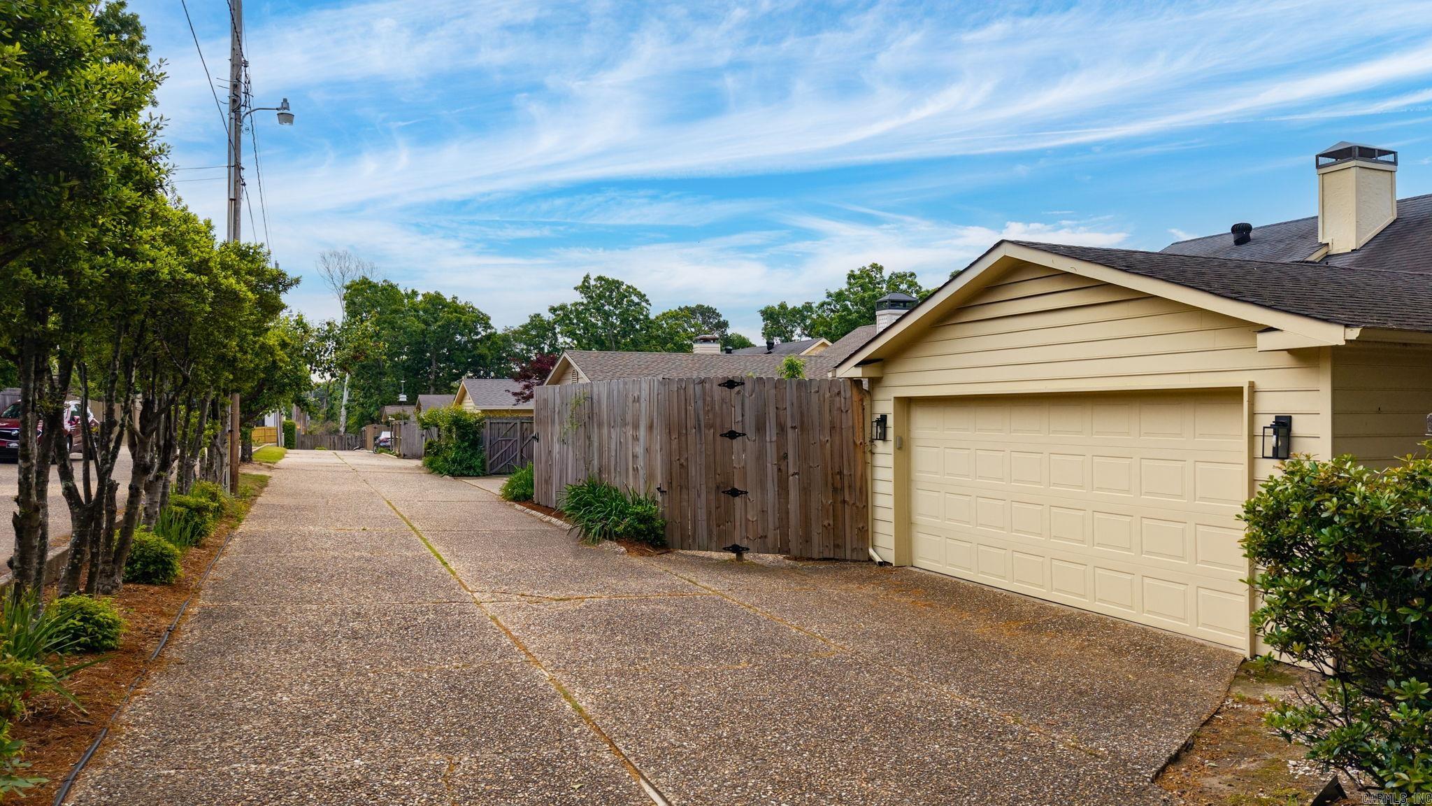 OAK HILL - Residential