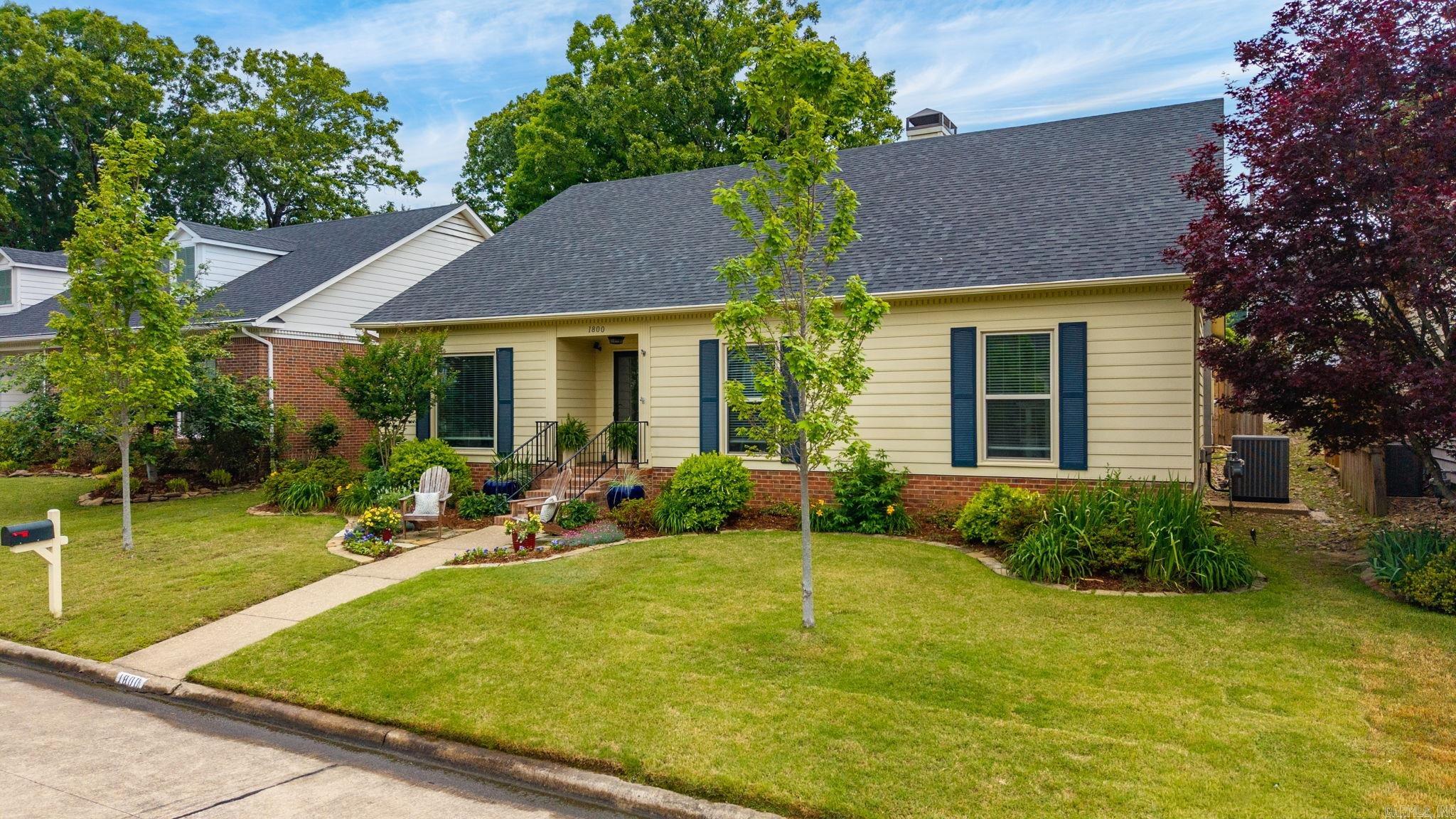 OAK HILL - Residential