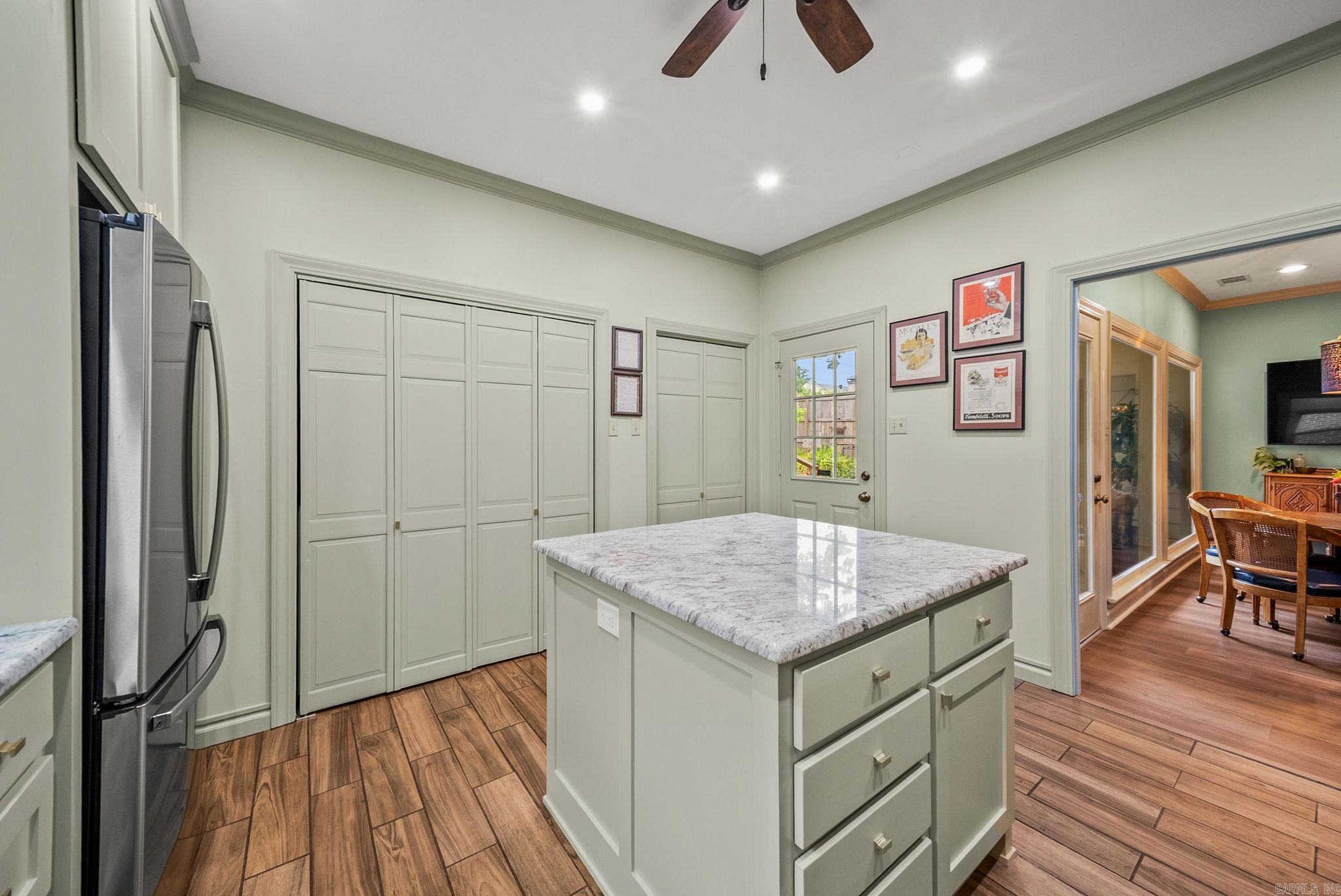 OAK HILL - Residential