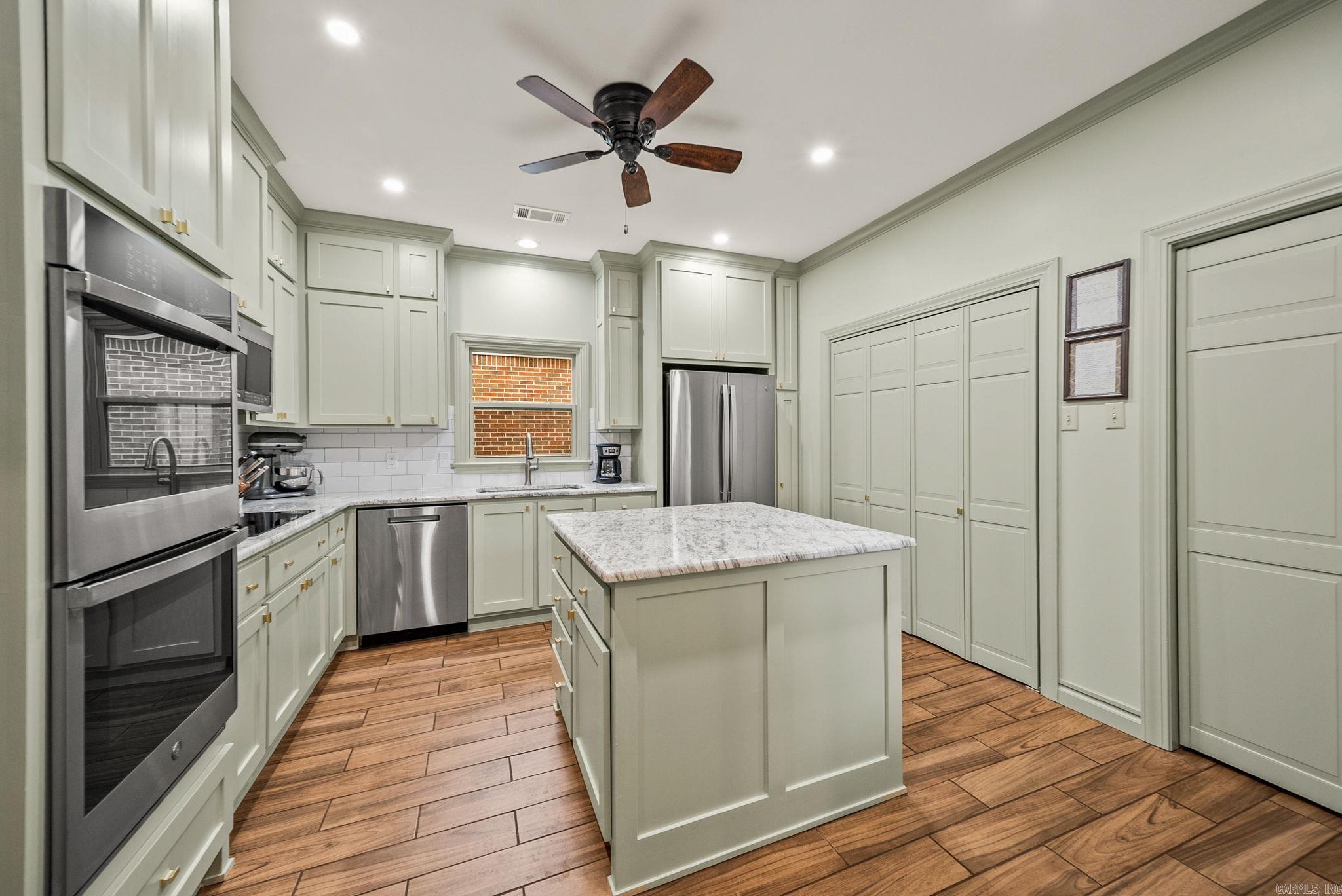 OAK HILL - Residential