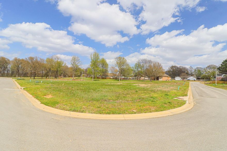 Rare opportunity in Jonesboro School District! Build your dream home on this prime, buildable lot ideally located just south of the I-555 bypass. Enjoy the perfect blend of convenience and tranquility only minutes from shopping, dining, schools, and everyday amenities. Buildable lots in this highly desirable area are hard to find and don't last long. Whether you're ready to build now or invest for the future, this is an opportunity you don't want to miss. Act fast-secure your lot today before it's gone!