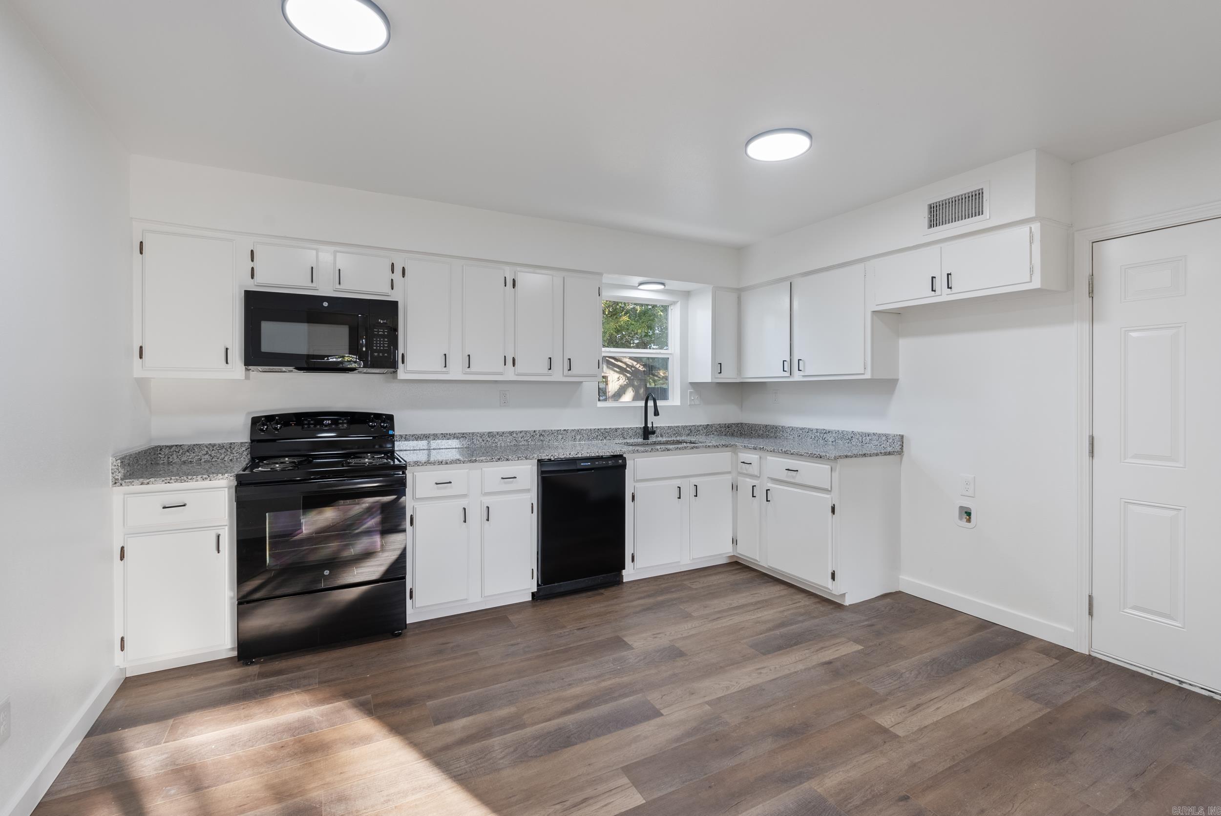 Holiday Terrace - Residential