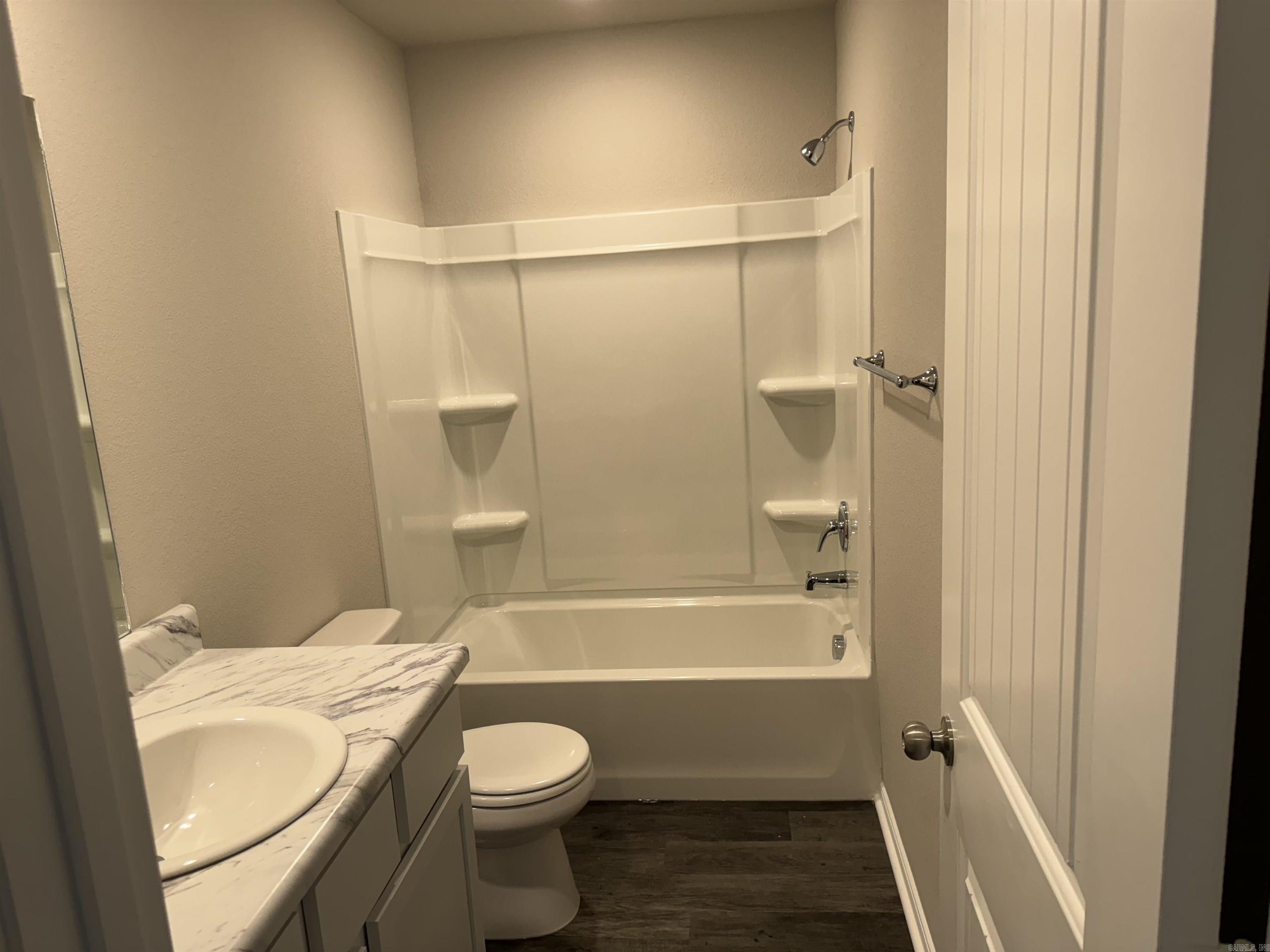 COUNTRY CLUB OF ARK THE - Residential