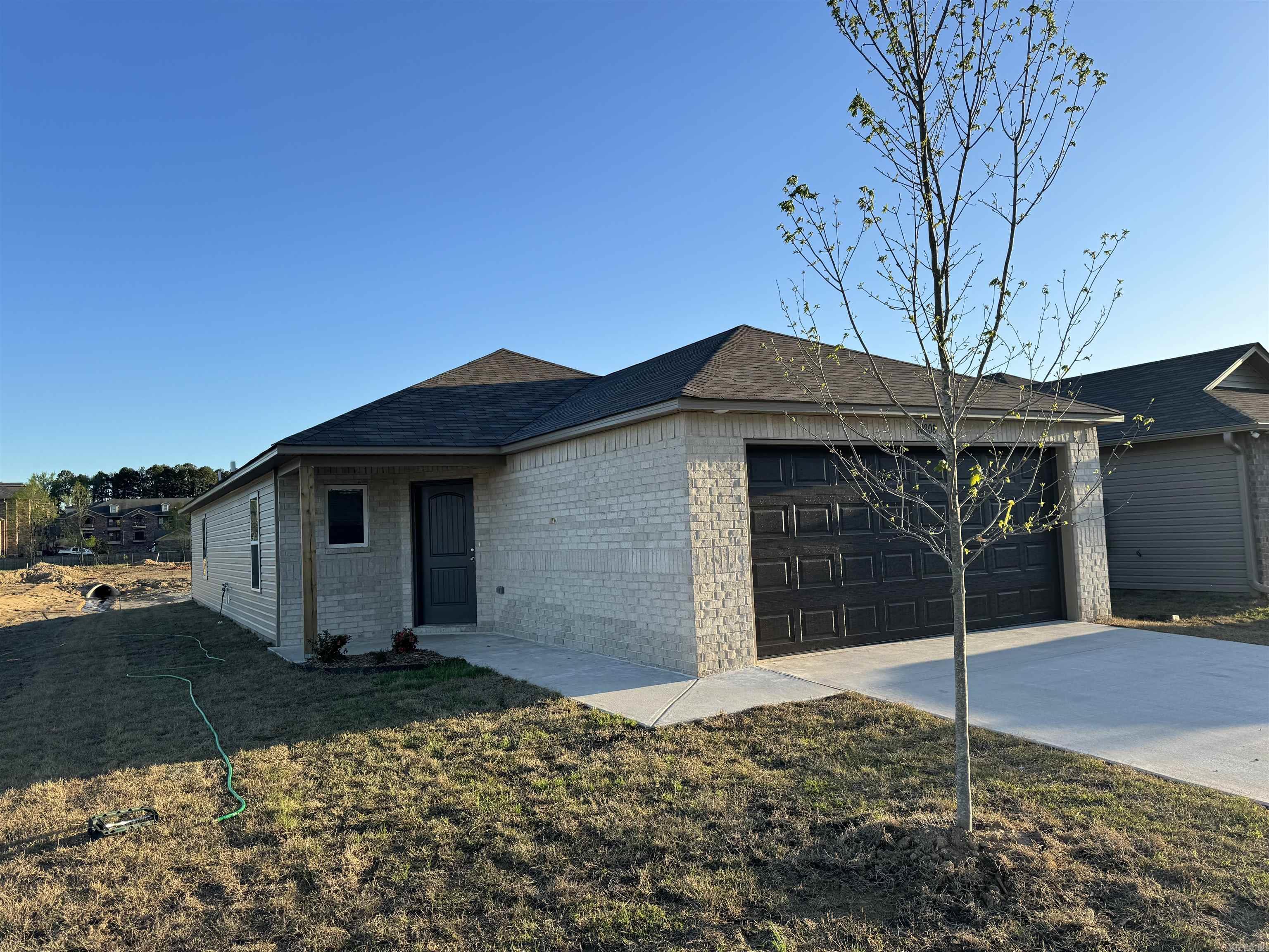 COUNTRY CLUB OF ARK THE - Residential