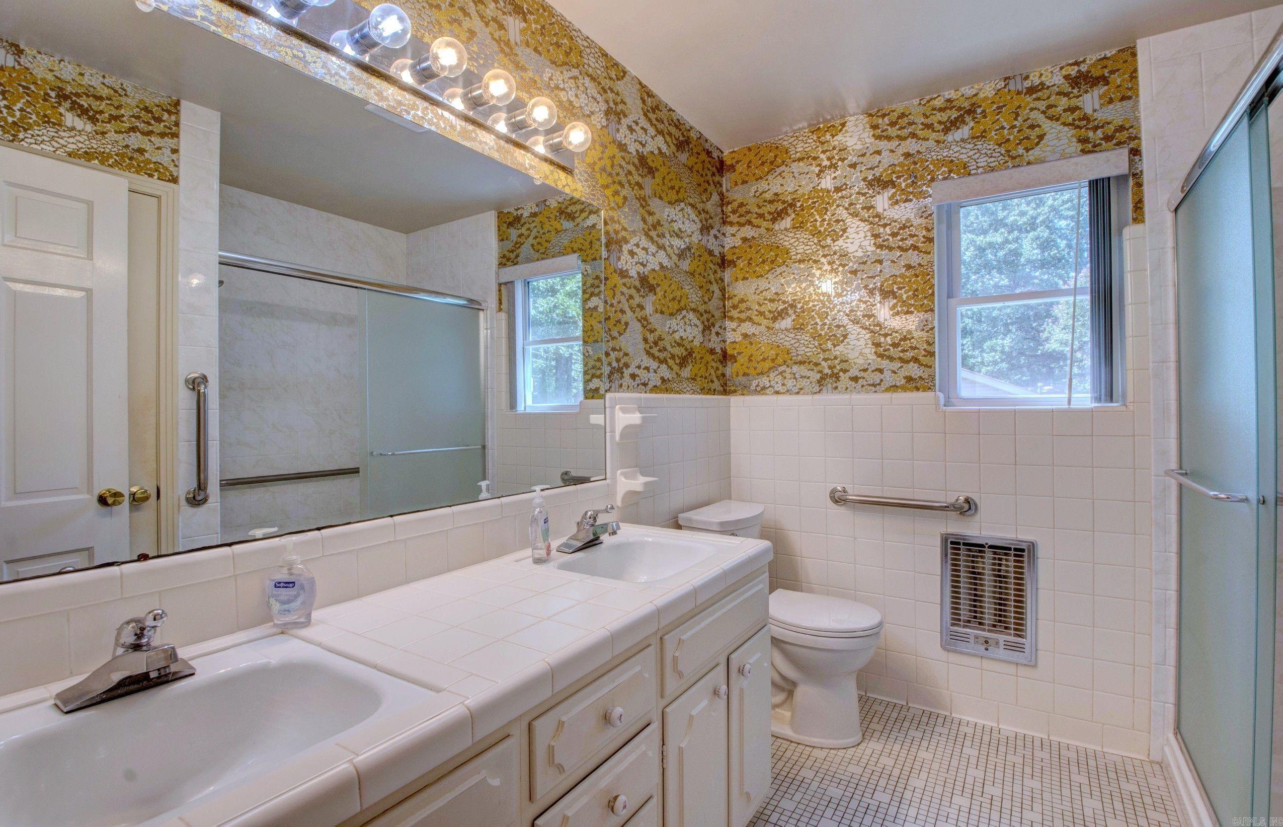 Leawood Meeks Manor - Residential