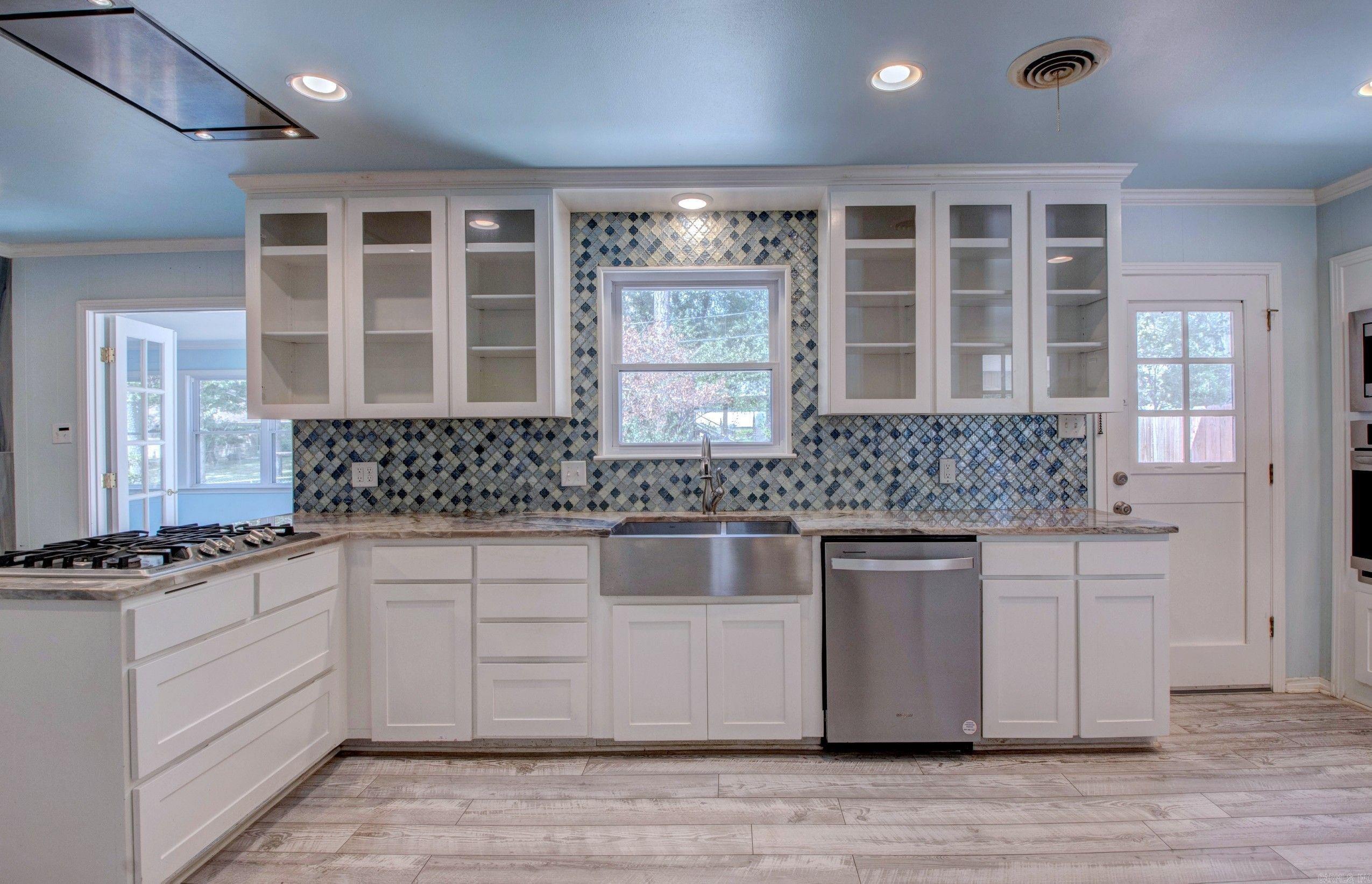 Leawood Meeks Manor - Residential