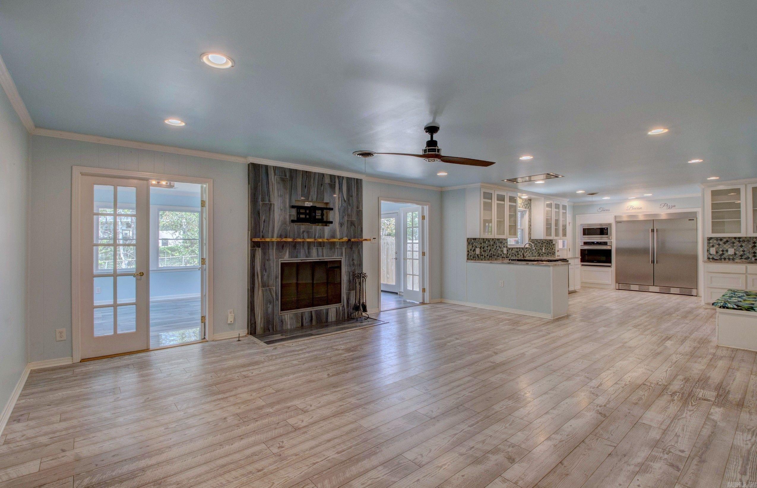 Leawood Meeks Manor - Residential